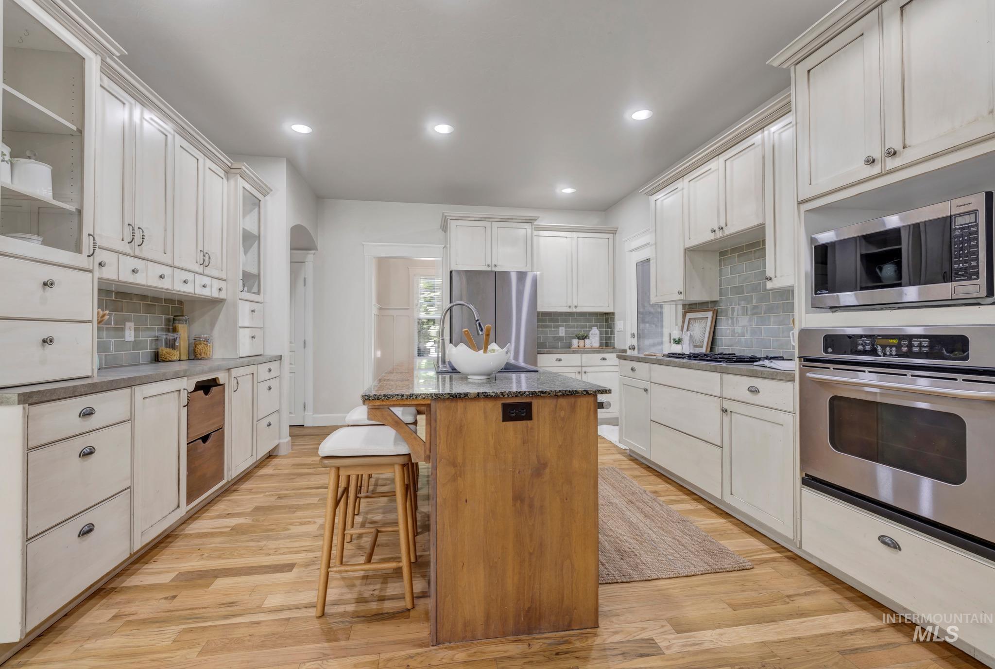 2574 Sunglow Circle Property Photo 10