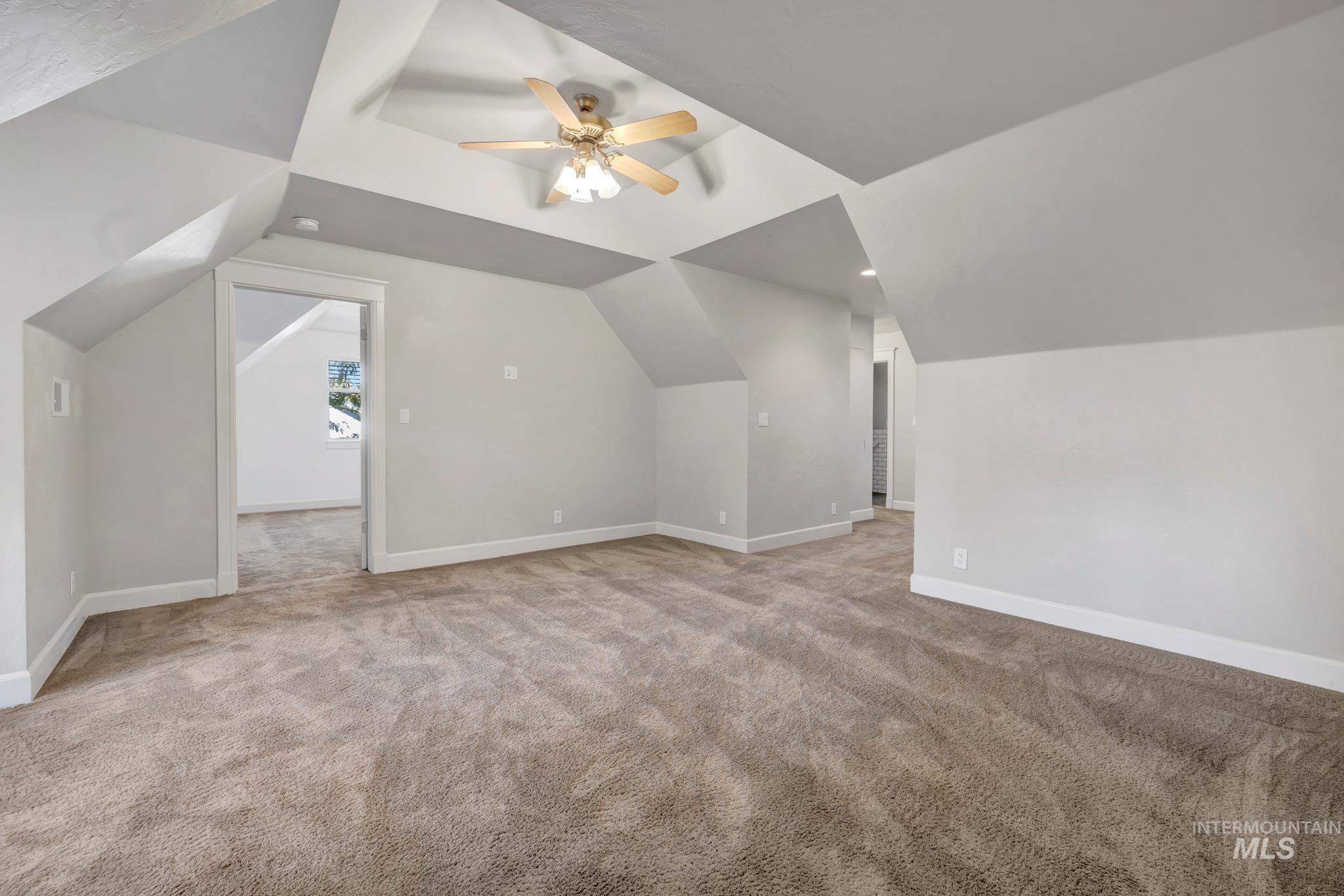 2574 Sunglow Circle Property Photo 37