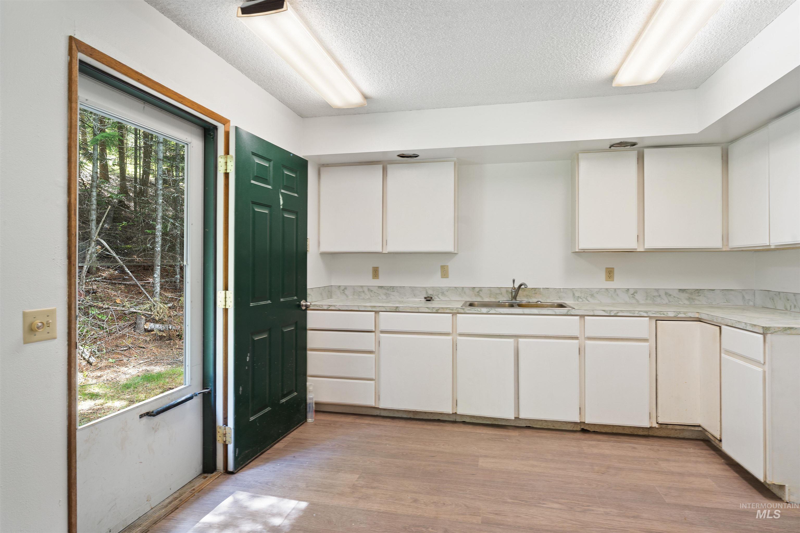 4715 Freeman Creek Rd Property Photo 5