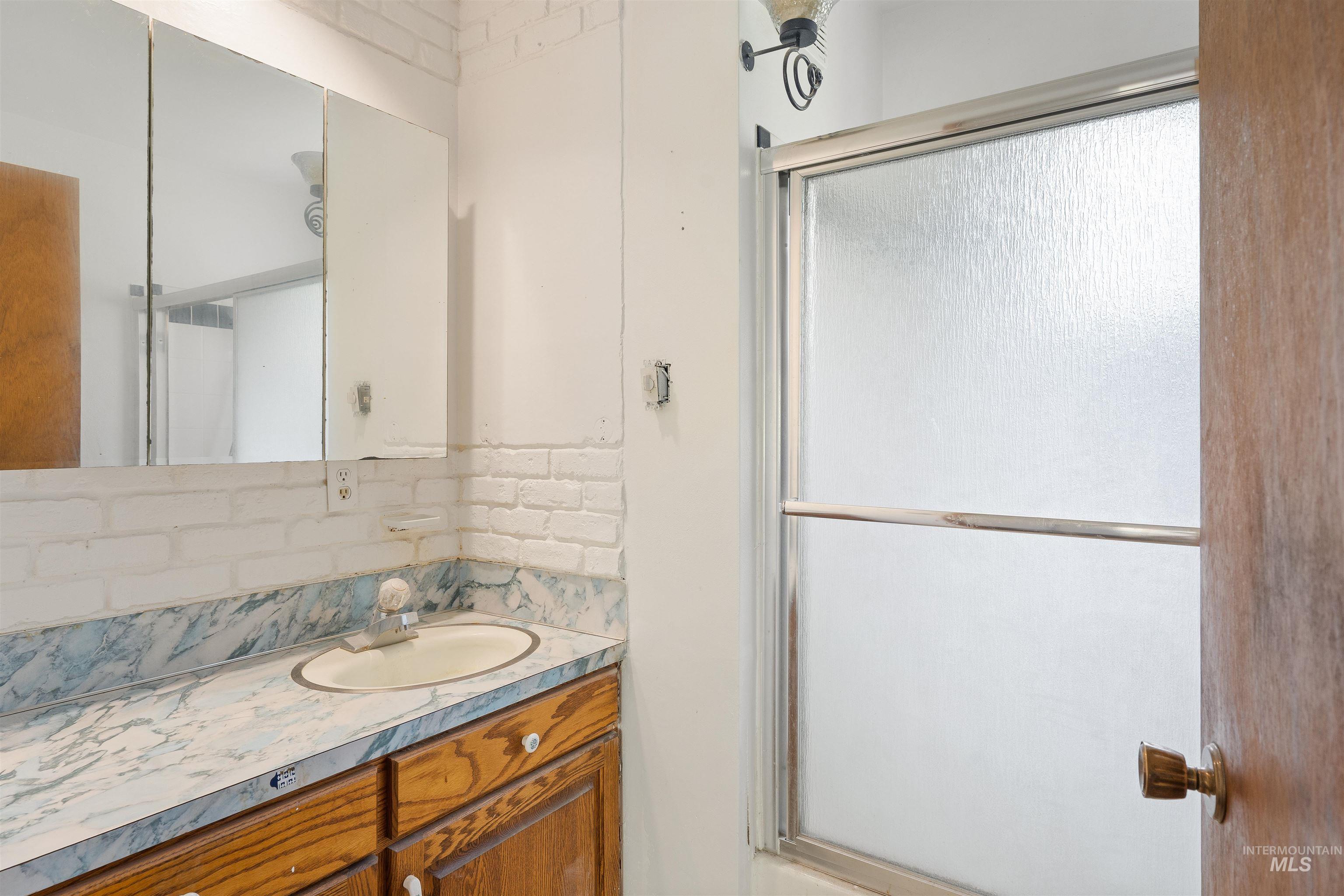 4715 Freeman Creek Rd Property Photo 15