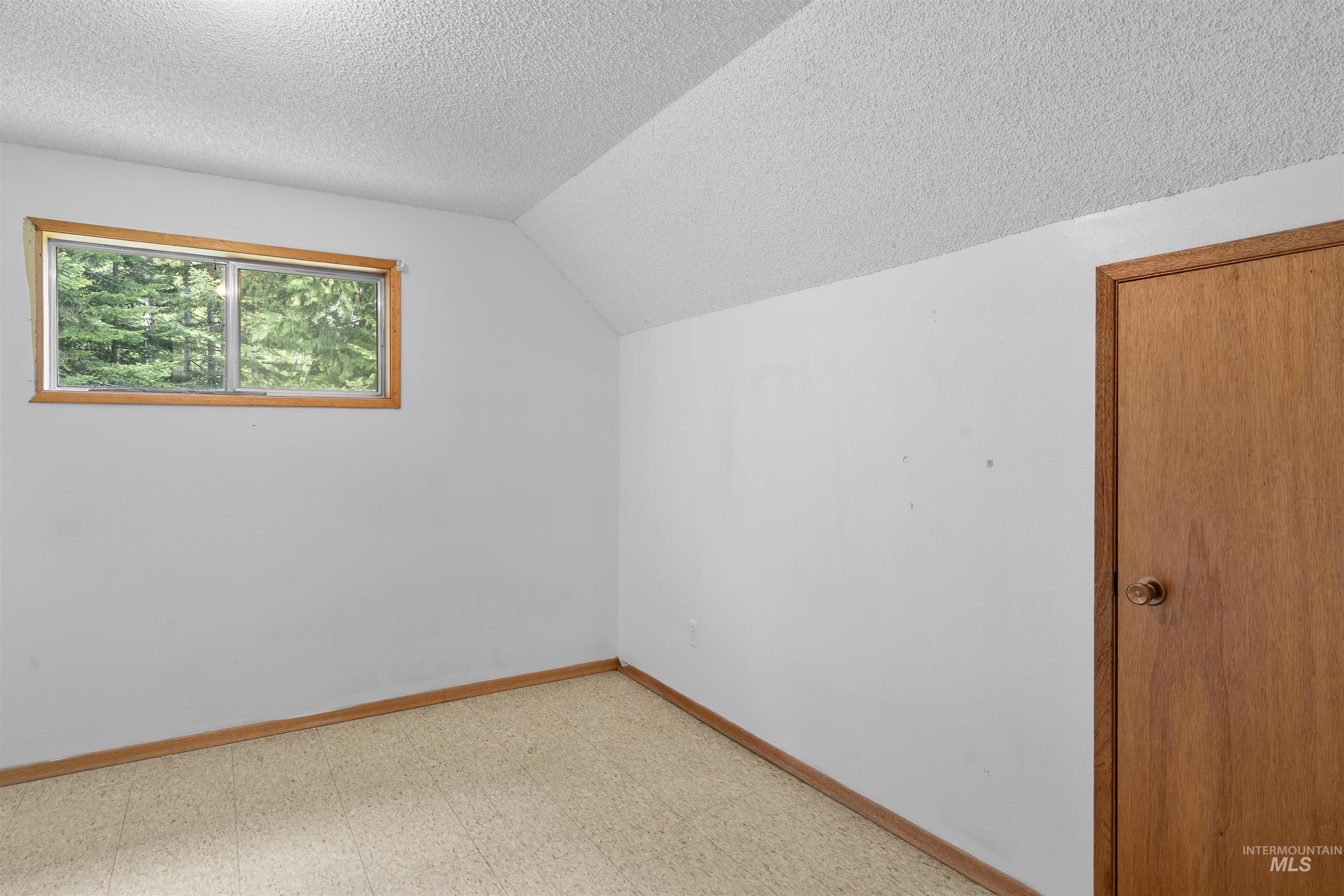 4715 Freeman Creek Rd Property Photo 25