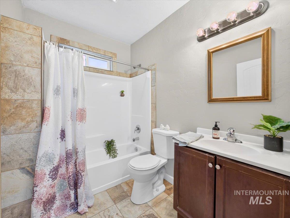 518 E Court Street Property Photo 7