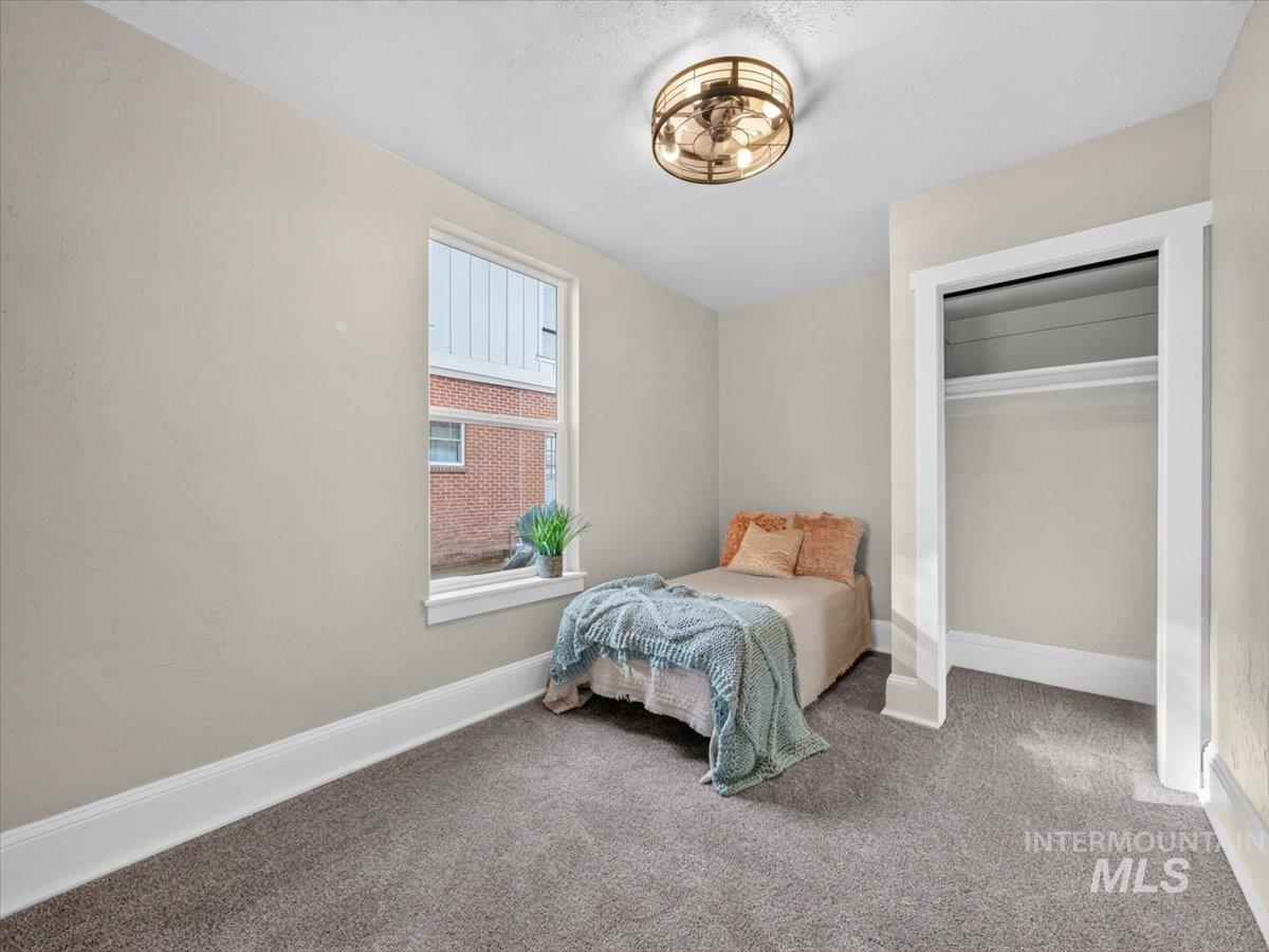 518 E Court Street Property Photo 8