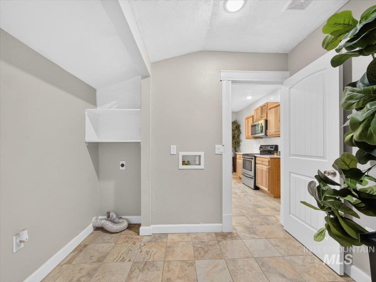 518 E Court Street Property Photo 23