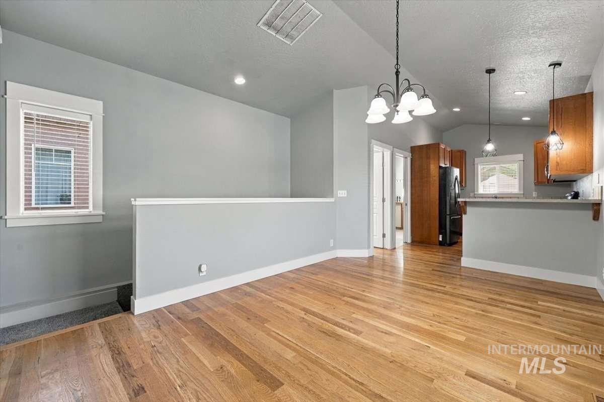 6422 W Everett St Property Photo 6