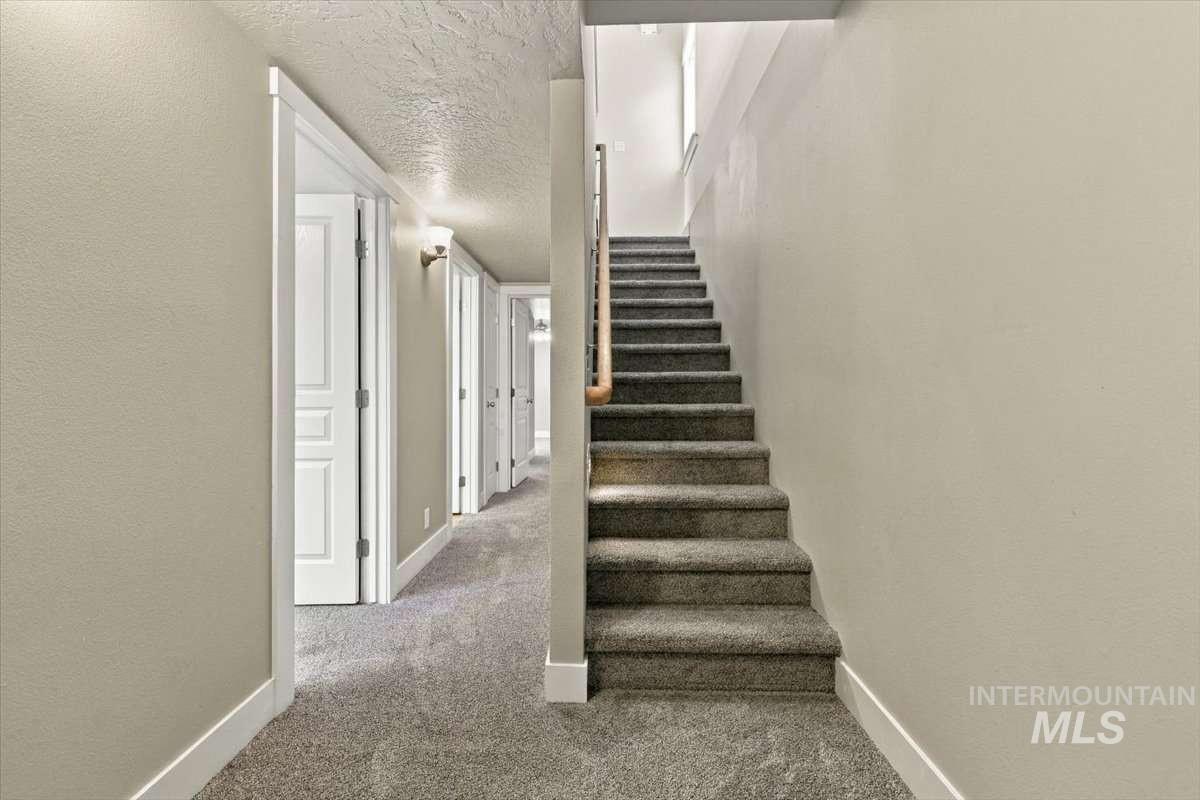 6422 W Everett St Property Photo 19
