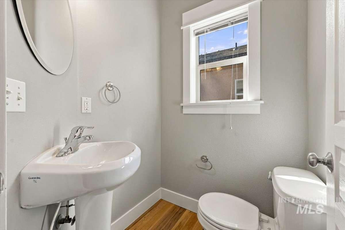 6422 W Everett St Property Photo 21