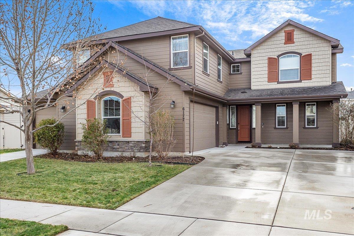 6177 E Canyon Crossing Dr Property Photo 1