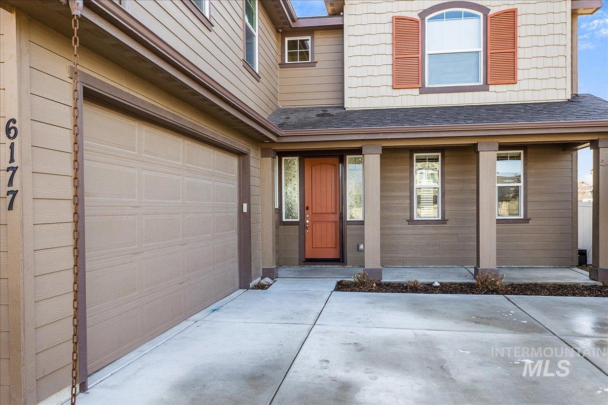 6177 E Canyon Crossing Dr Property Photo 2