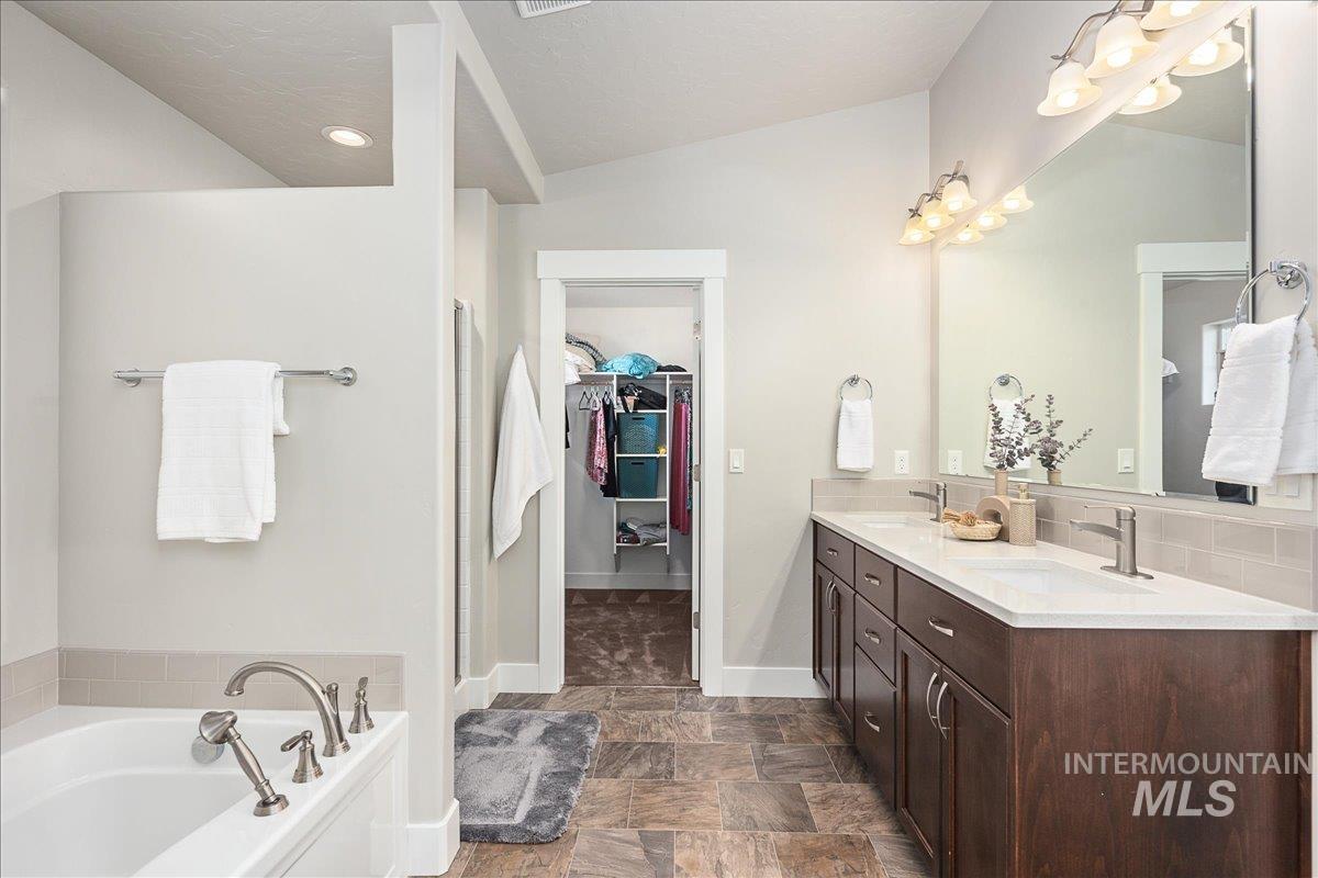 6177 E Canyon Crossing Dr Property Photo 27