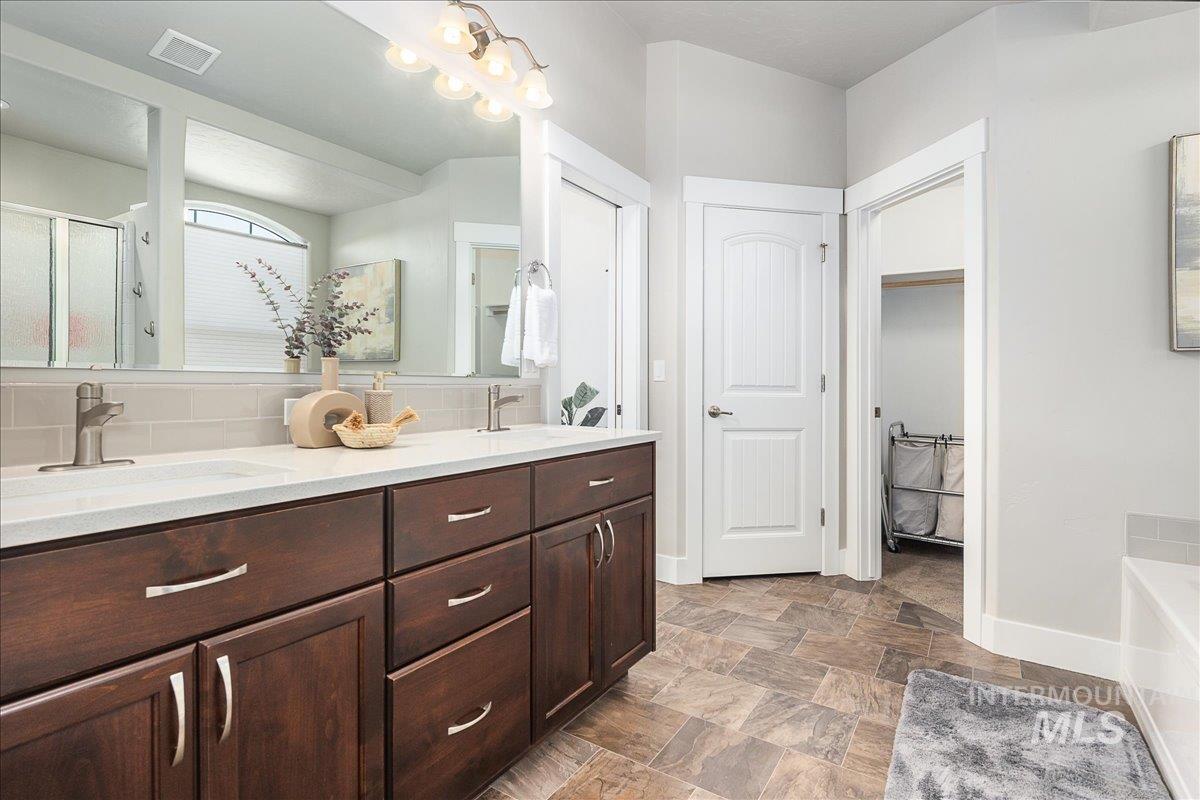 6177 E Canyon Crossing Dr Property Photo 28