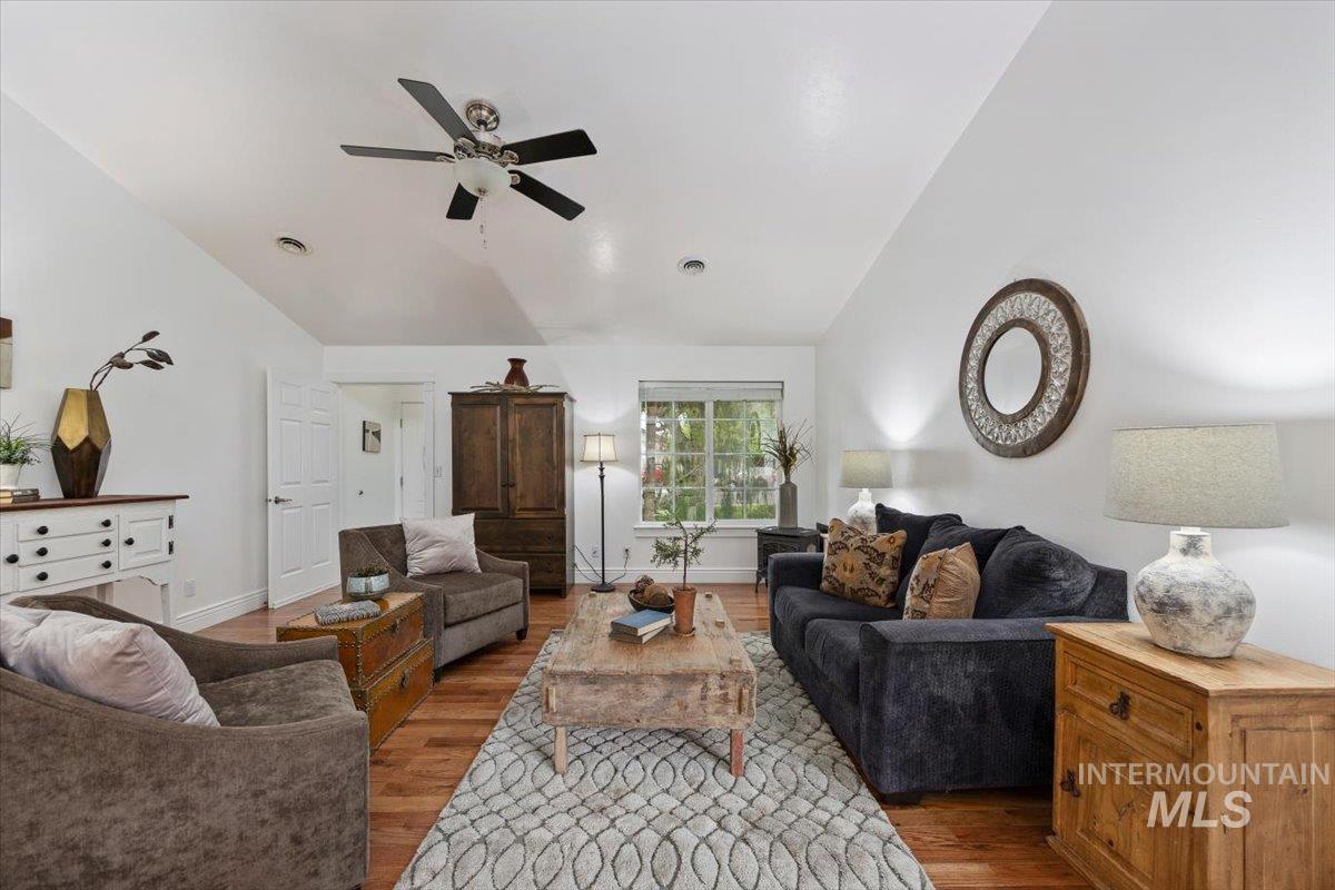 548 Elizabeth Park Drive Property Photo 7