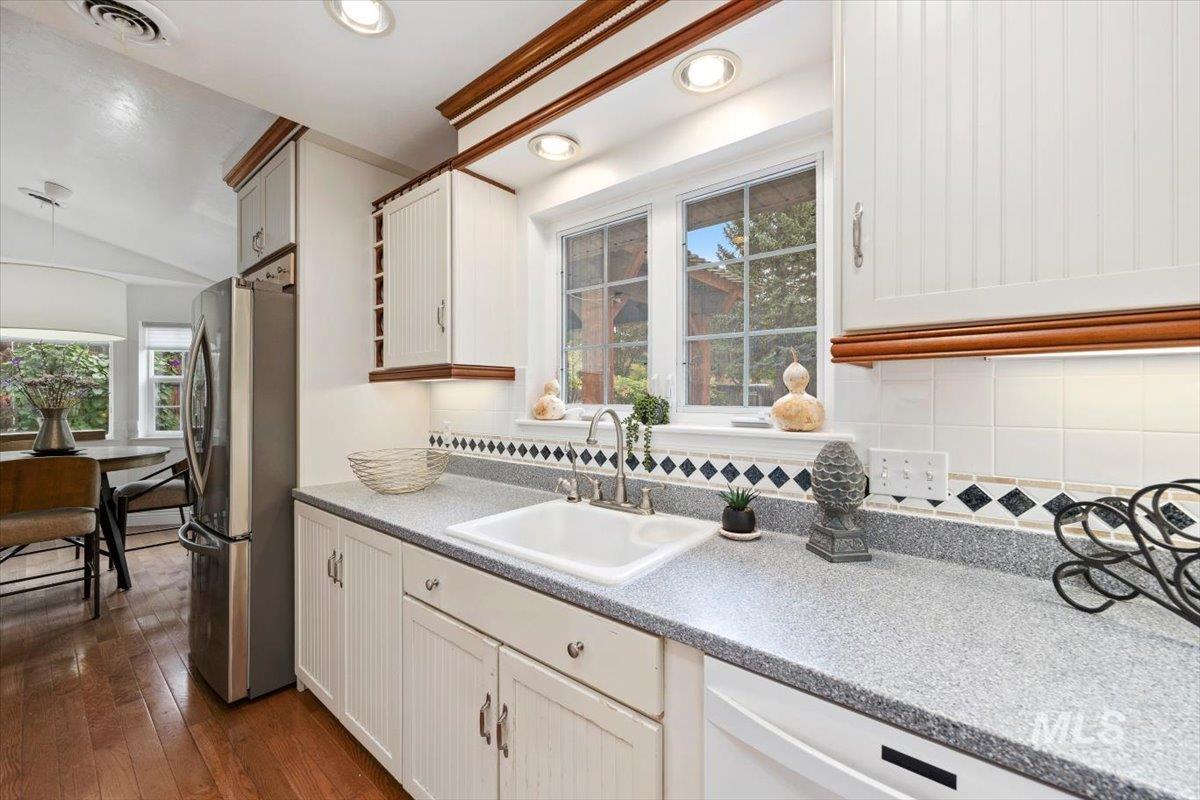548 Elizabeth Park Drive Property Photo 15