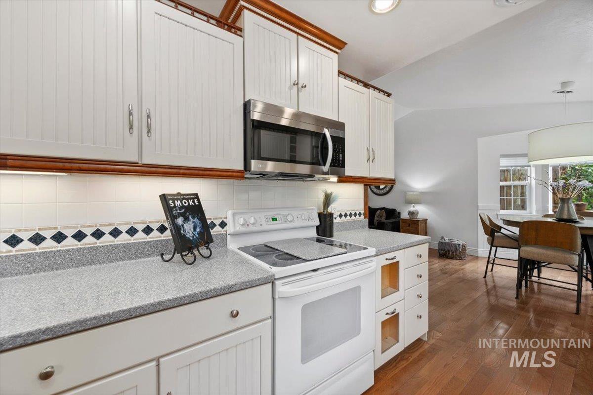 548 Elizabeth Park Drive Property Photo 16