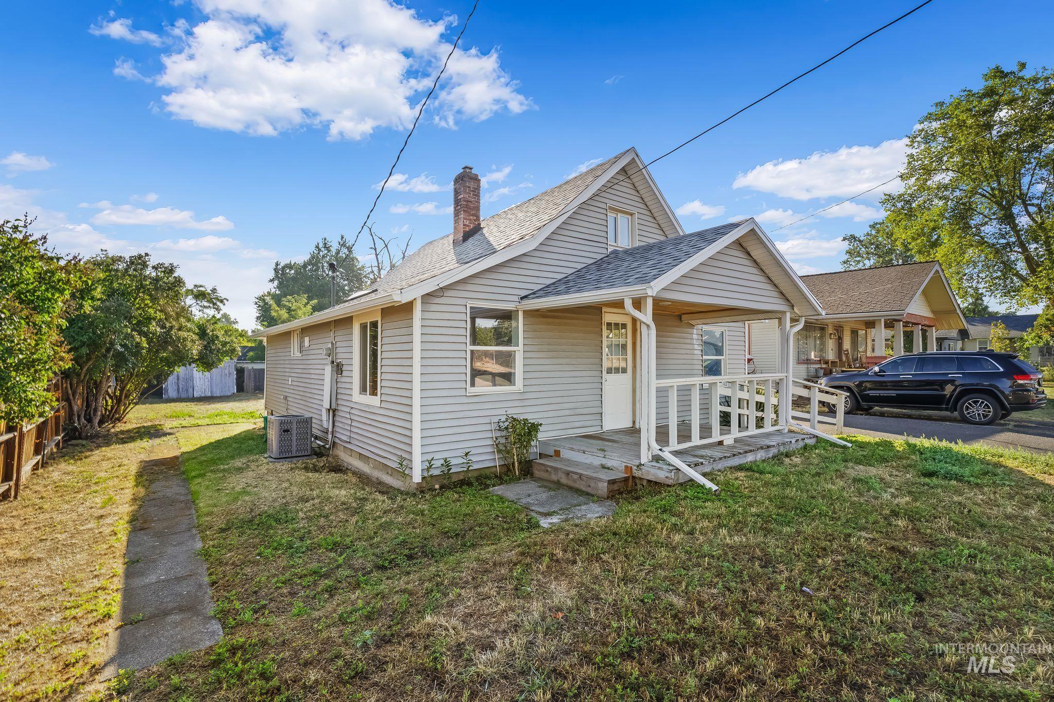1013 Mccarroll St Property Photo 4