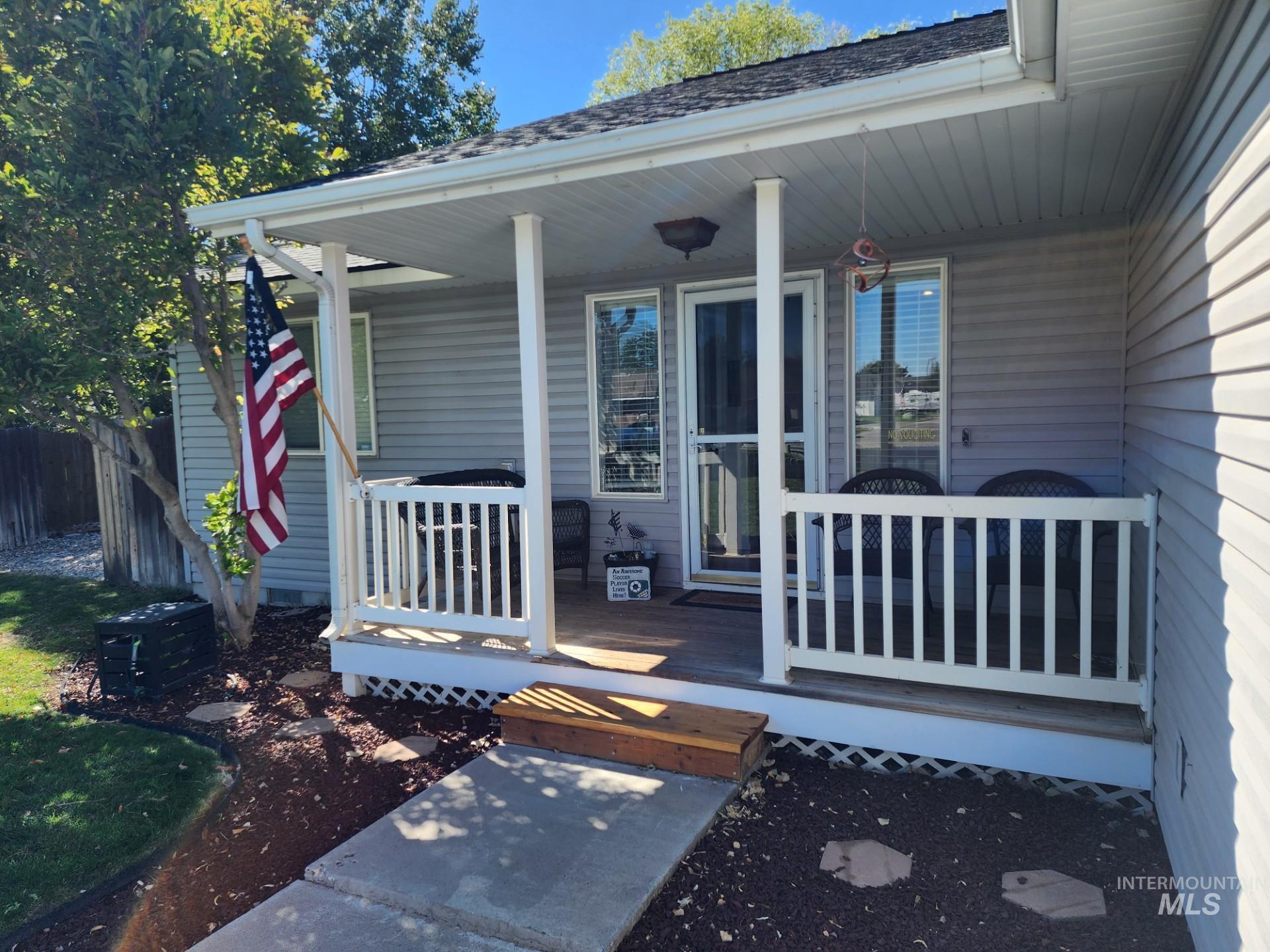 1445 Kyle Street Property Photo 4
