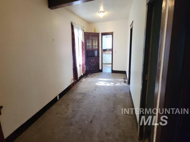 704 E Grove Ave Property Photo 7