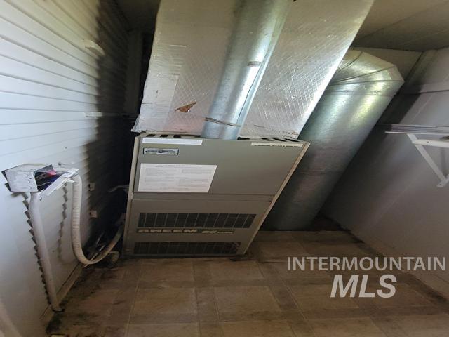 704 E Grove Ave Property Photo 10