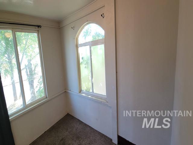 704 E Grove Ave Property Photo 13