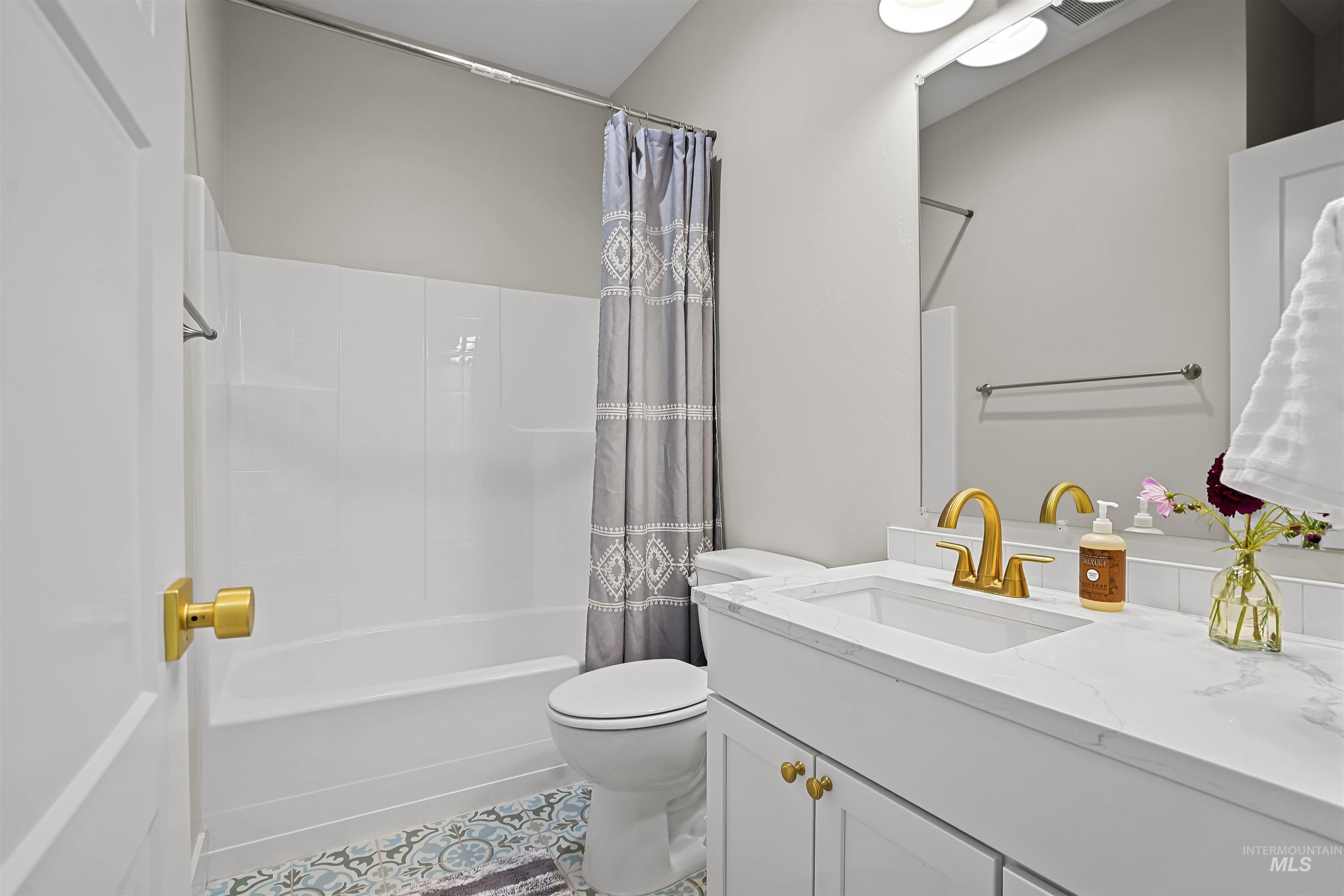 245 South Hills Property Photo 20