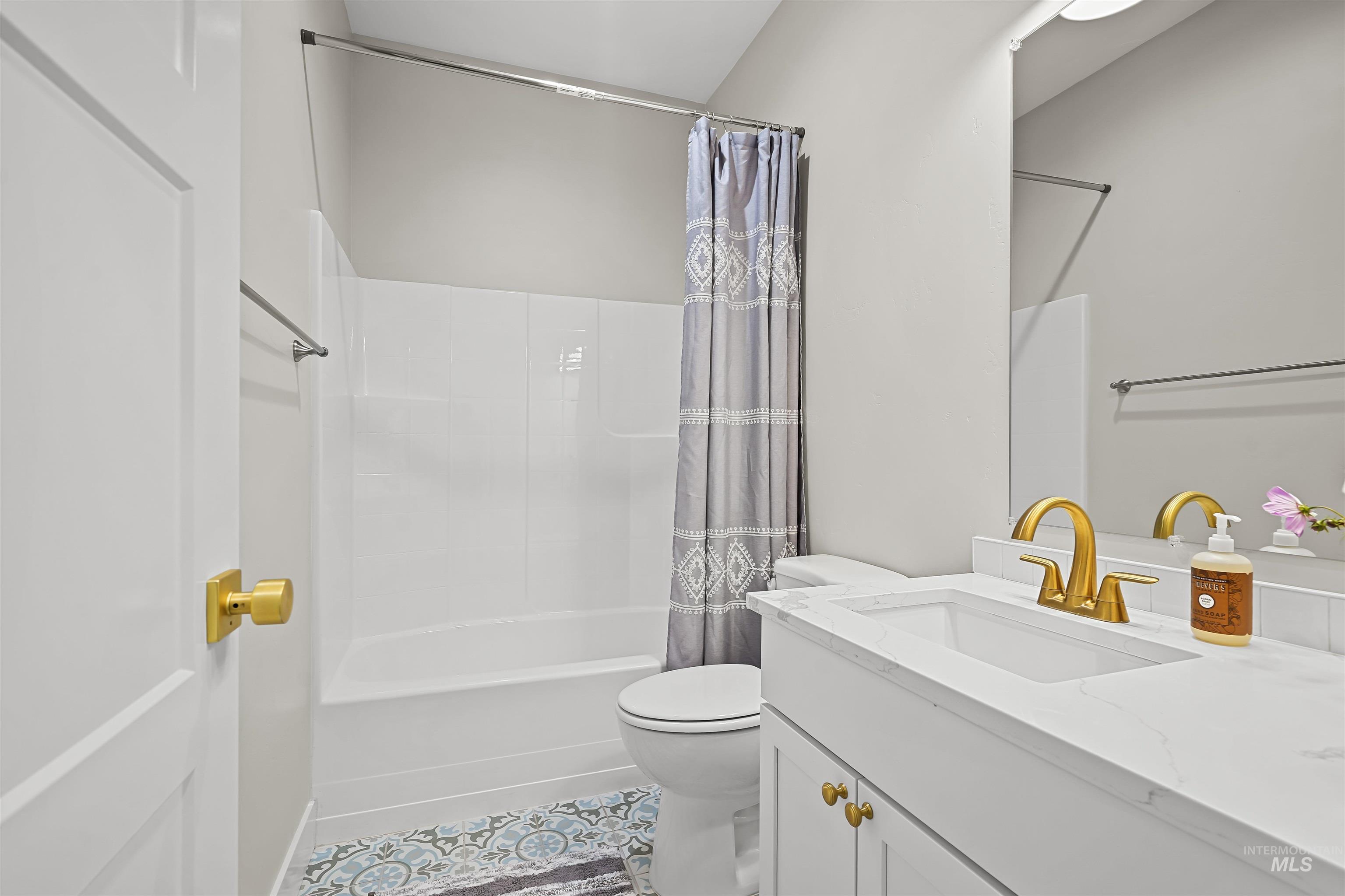 245 South Hills Property Photo 21
