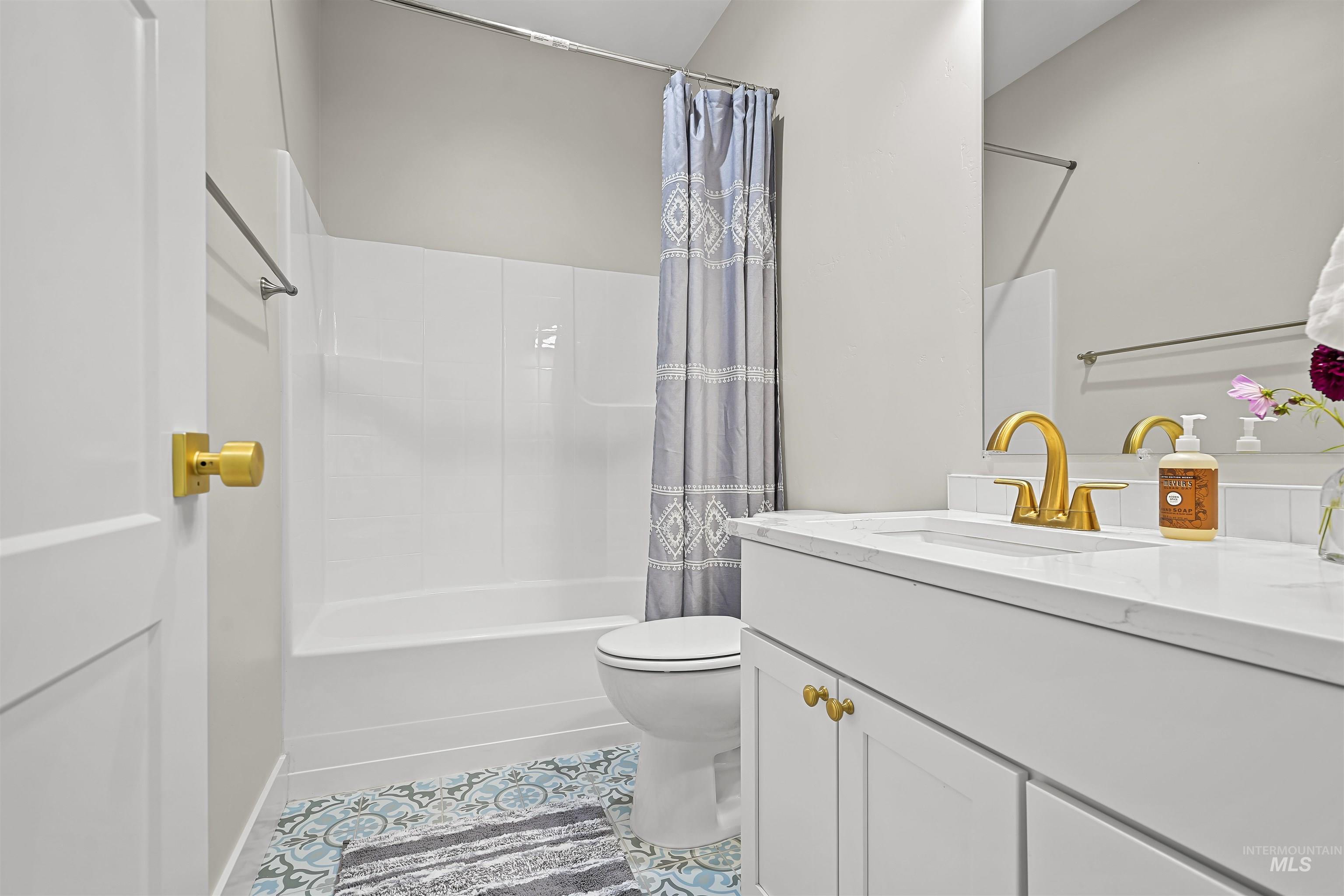 245 South Hills Property Photo 22