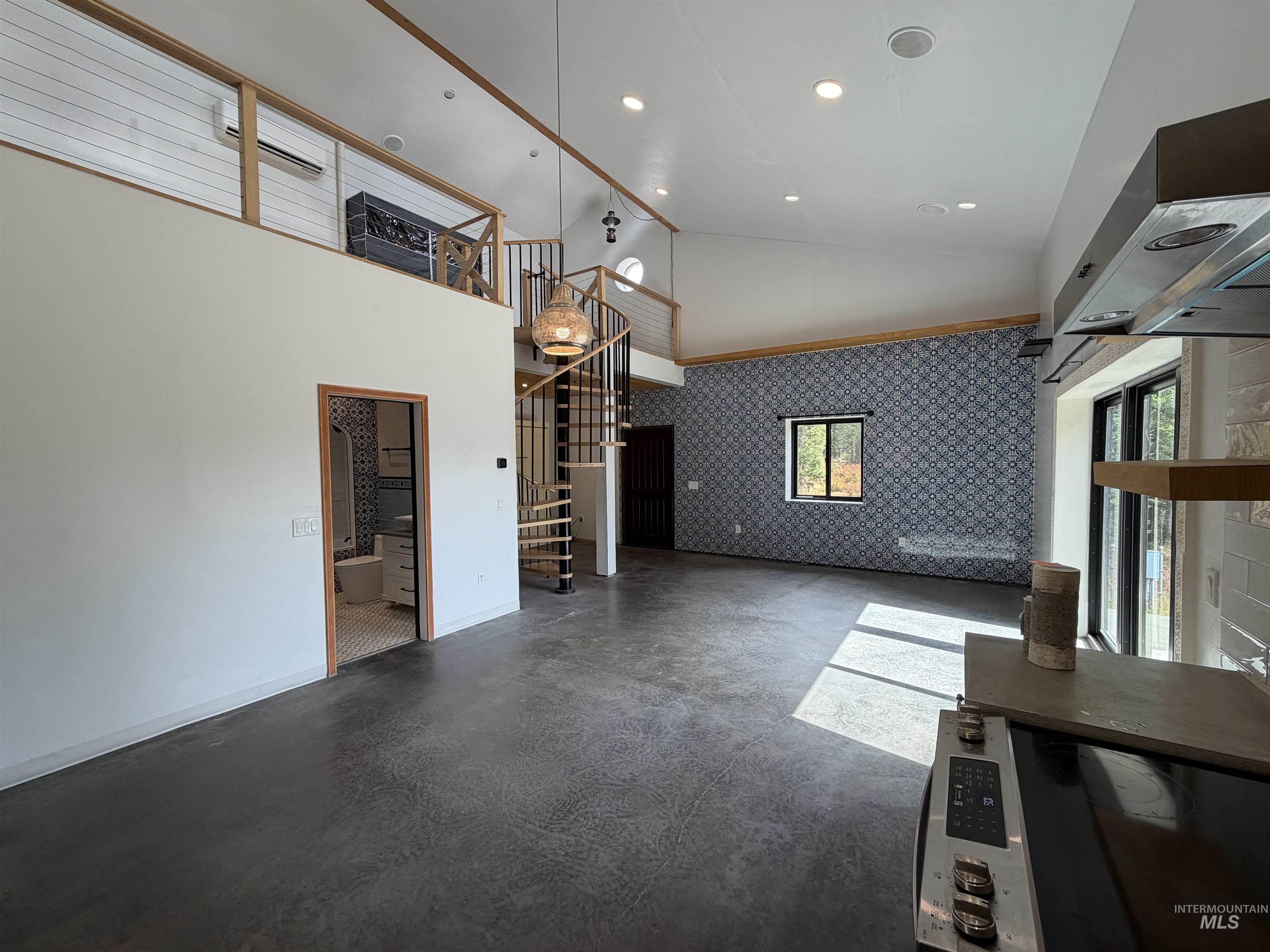 1004 Forest Lane Property Photo 7