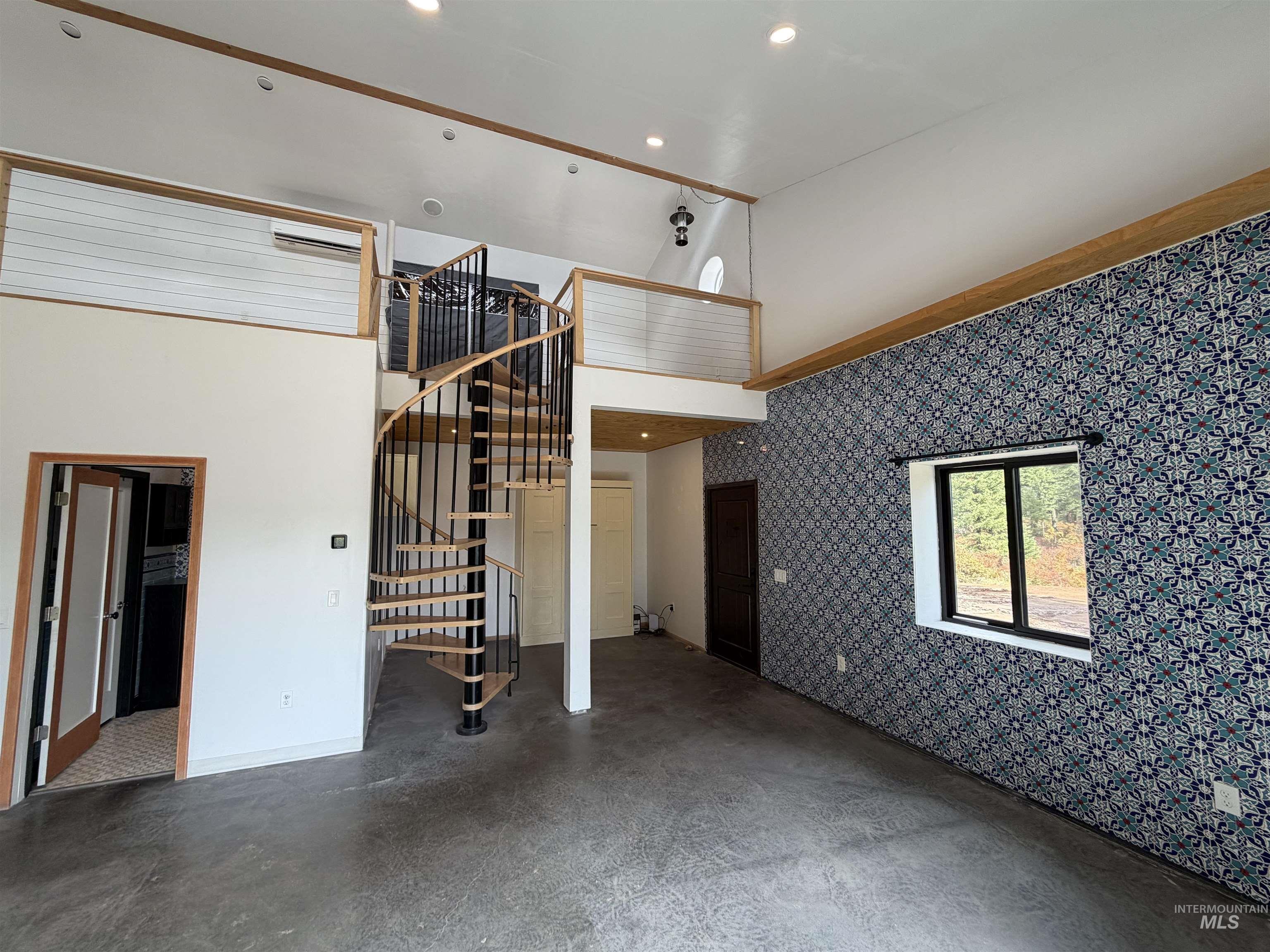 1004 Forest Lane Property Photo 9