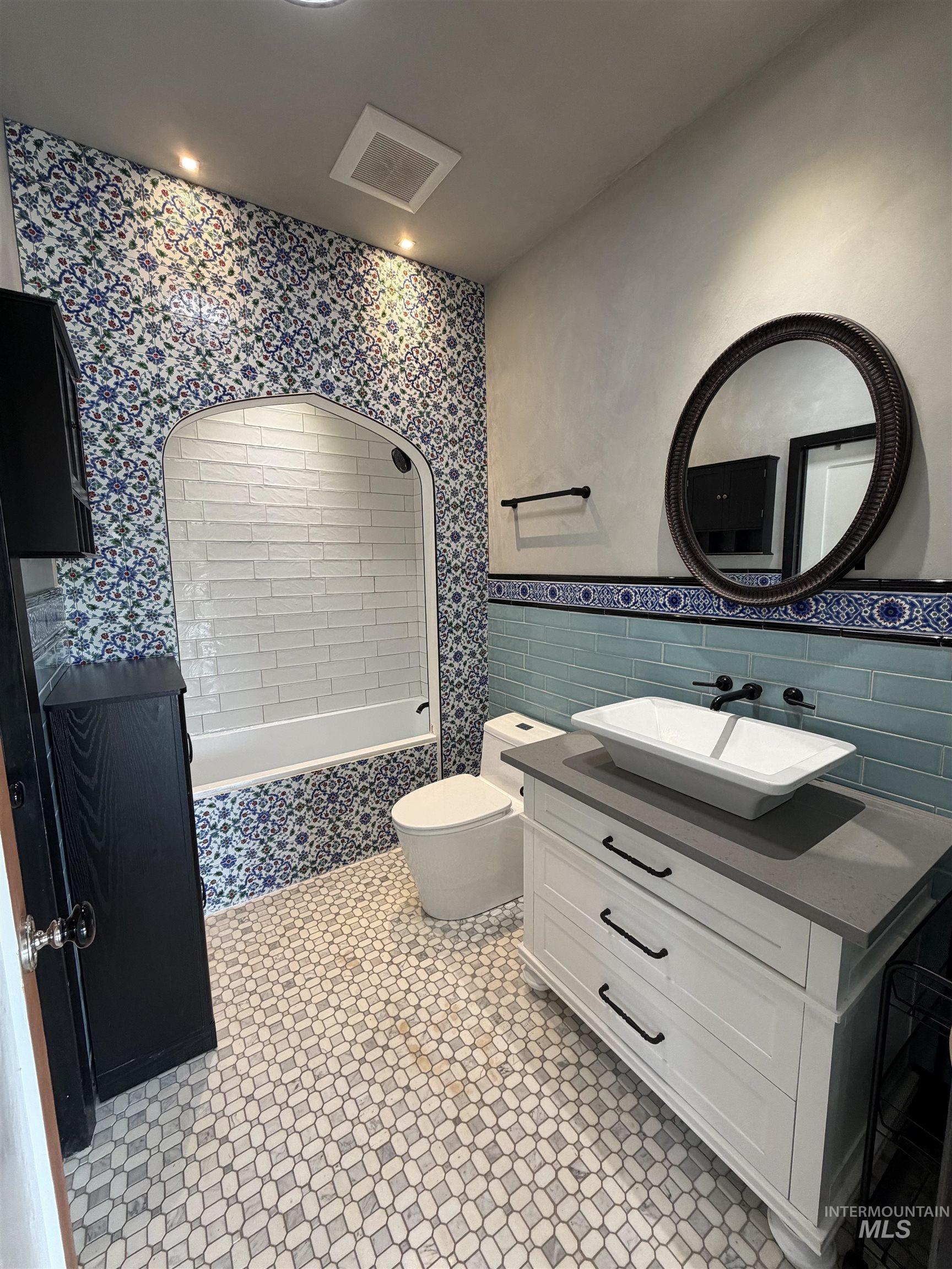 1004 Forest Lane Property Photo 10