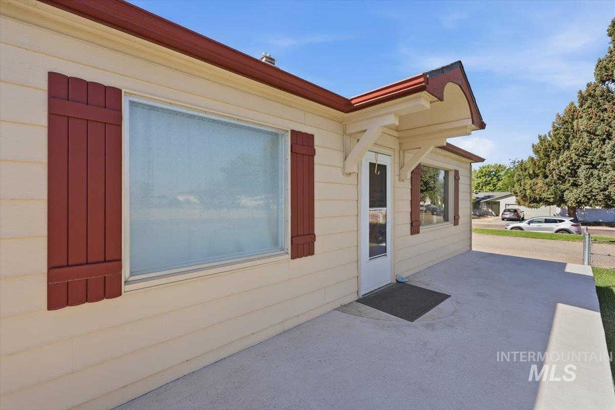 2909 Port Street Property Photo 2