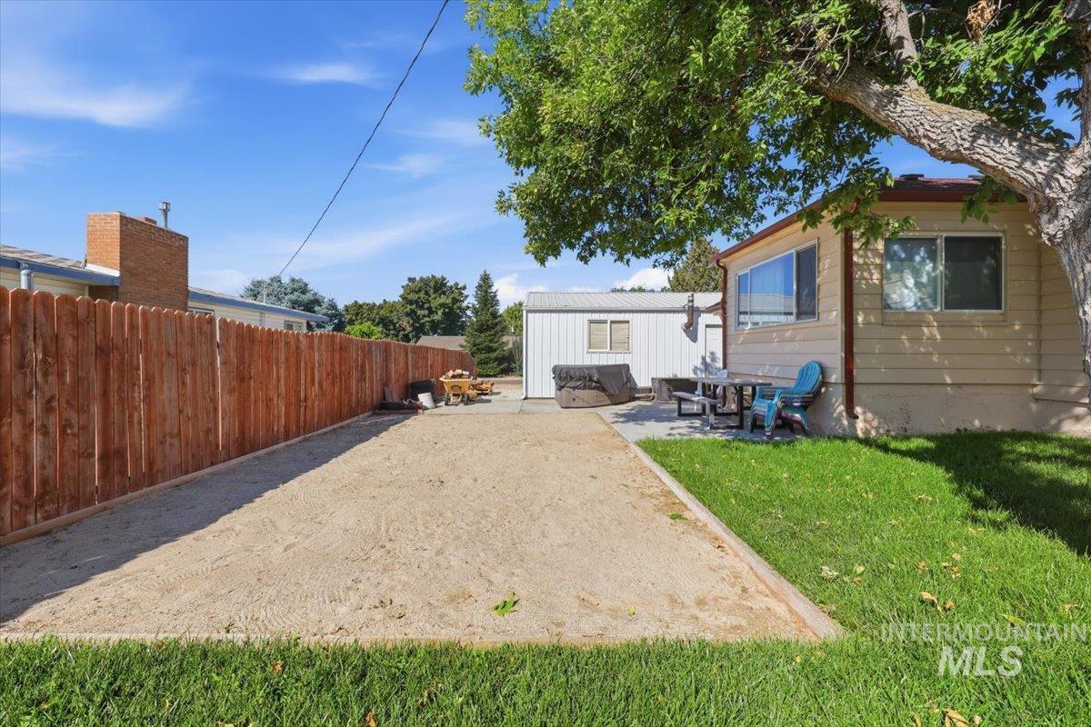 2909 Port Street Property Photo 6