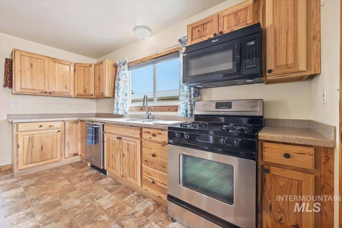 2909 Port Street Property Photo 10