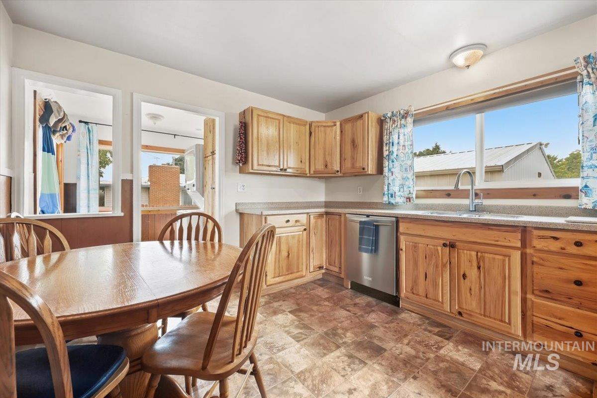 2909 Port Street Property Photo 12