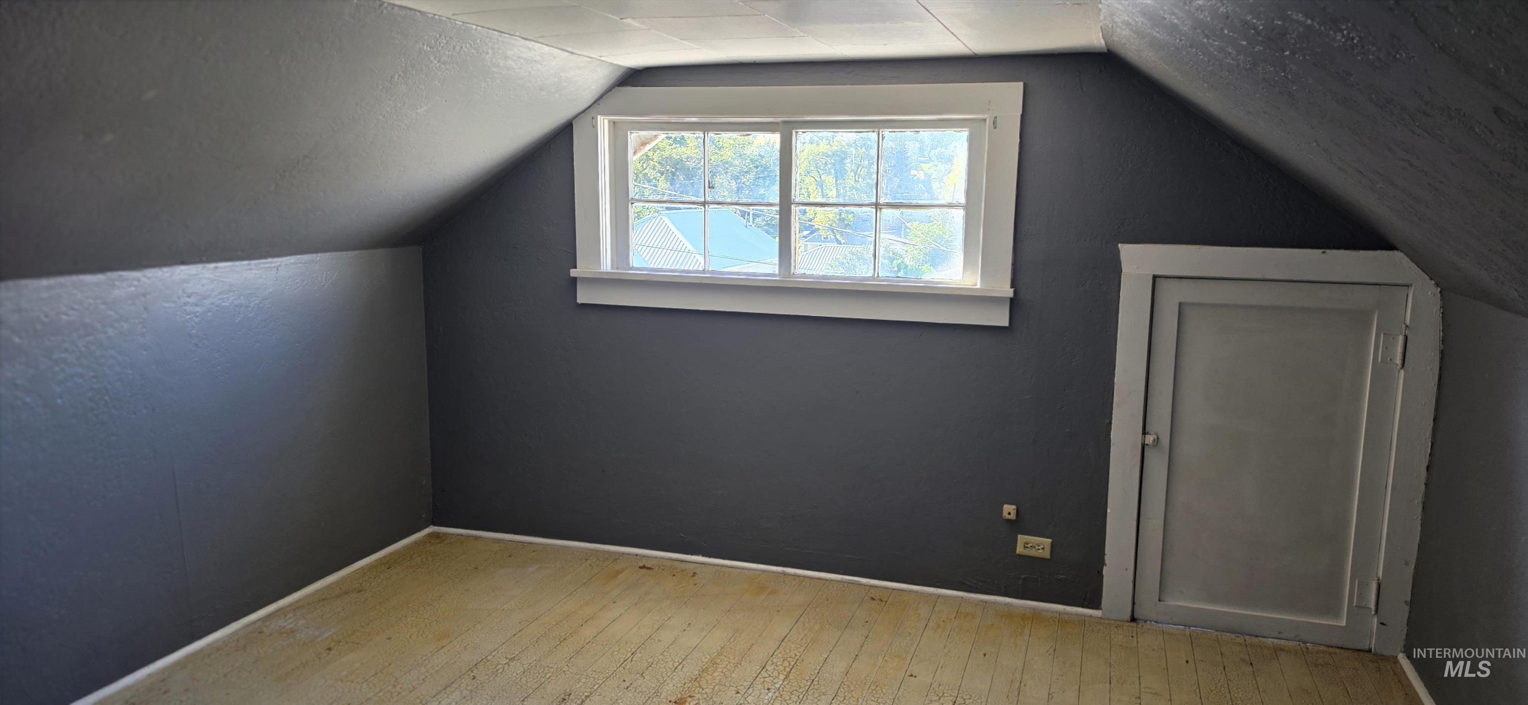 1627 Main Property Photo 17