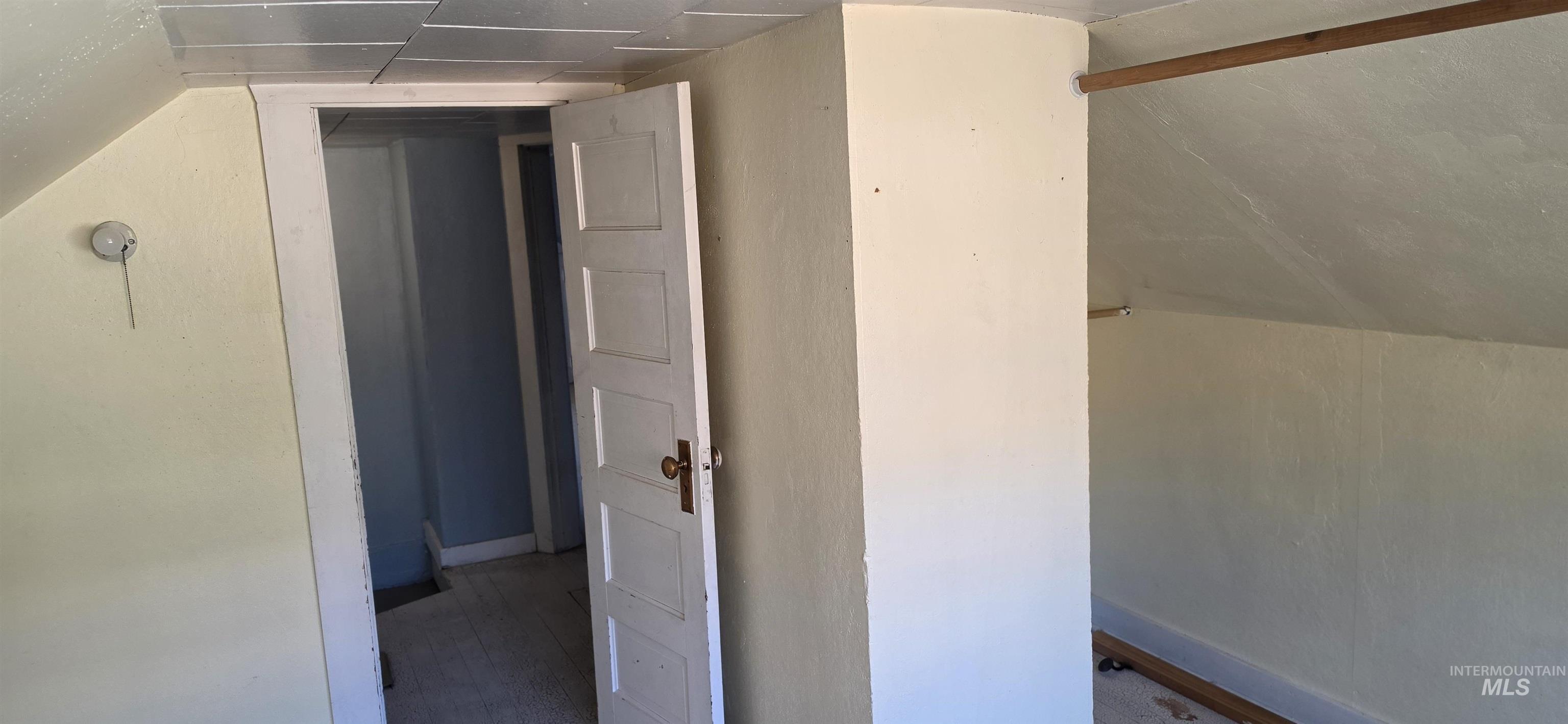 1627 Main Property Photo 20