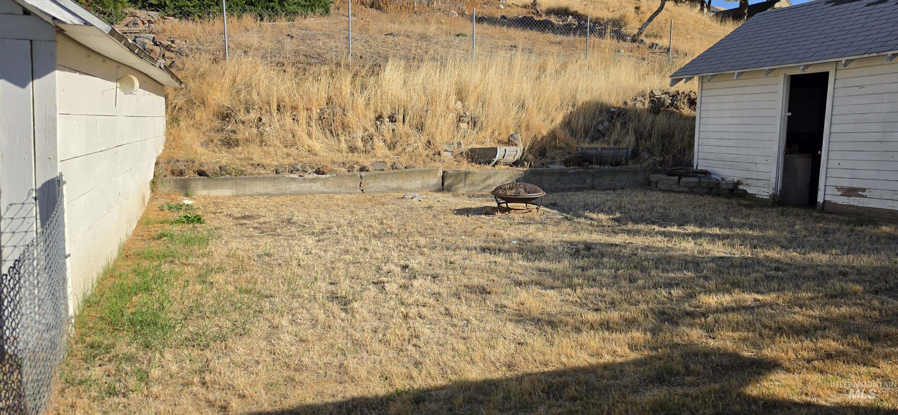1627 Main Property Photo 25