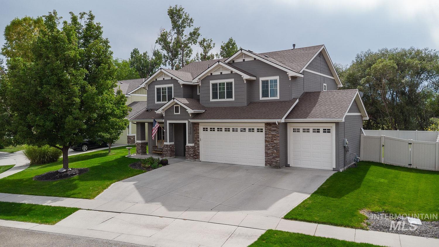 1030 N Powder River Dr Property Photo 1