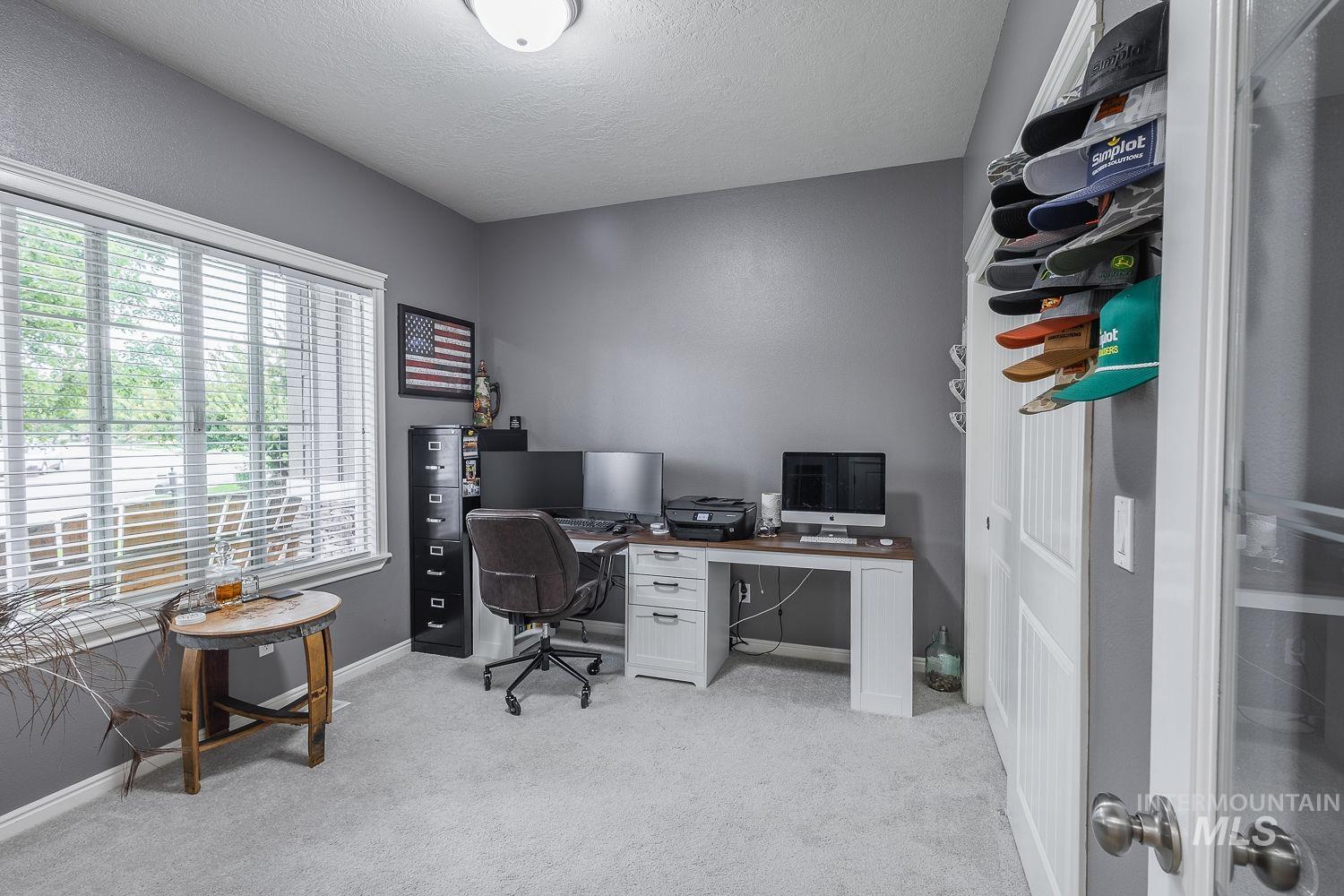1030 N Powder River Dr Property Photo 23