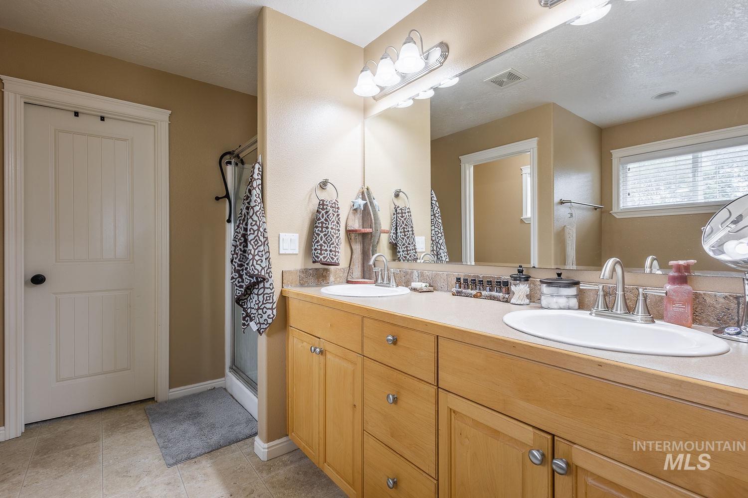 1030 N Powder River Dr Property Photo 30