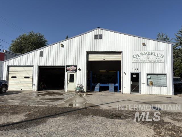 355 E 7th Street Property Photo 1