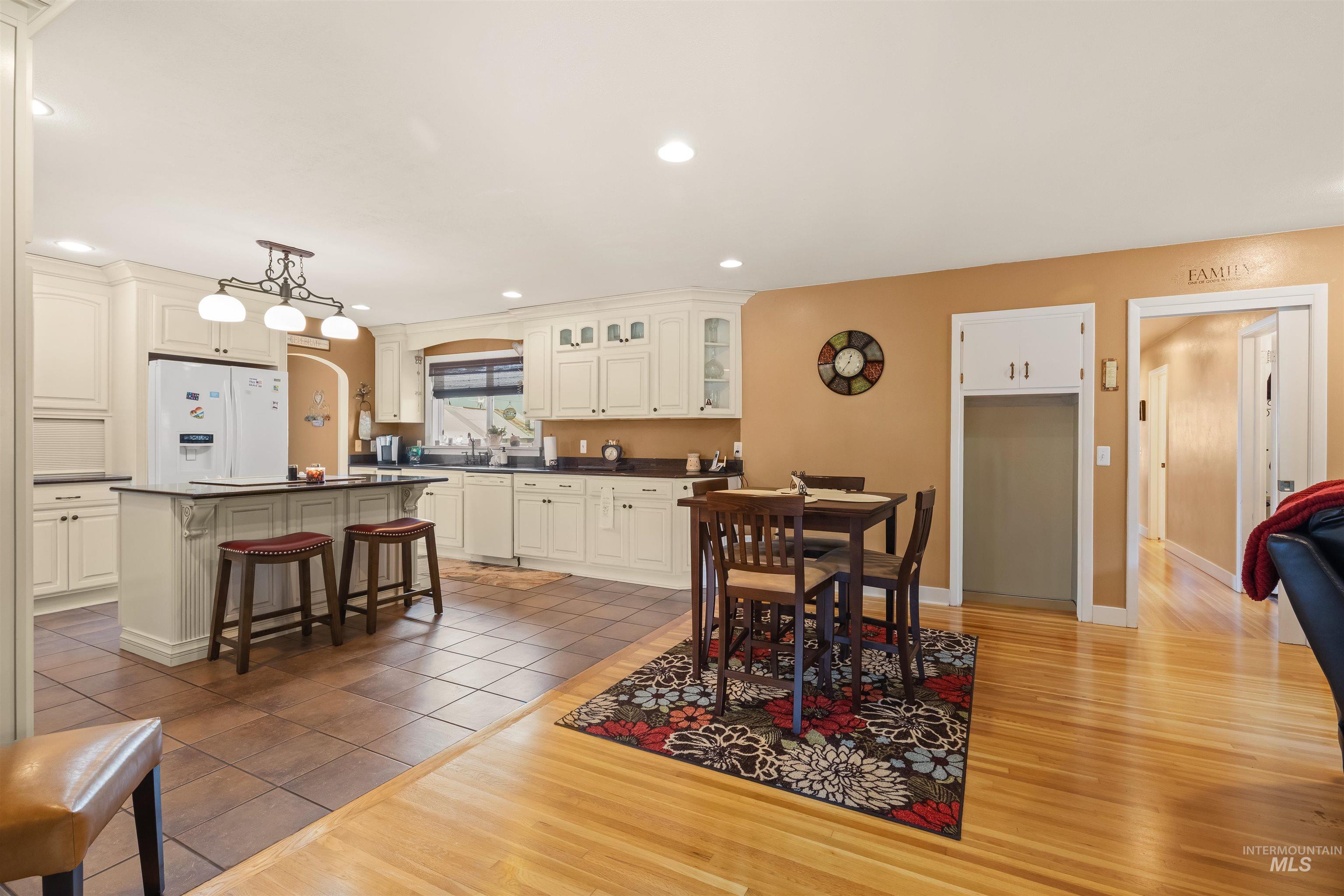 404 Halliday St Property Photo 10