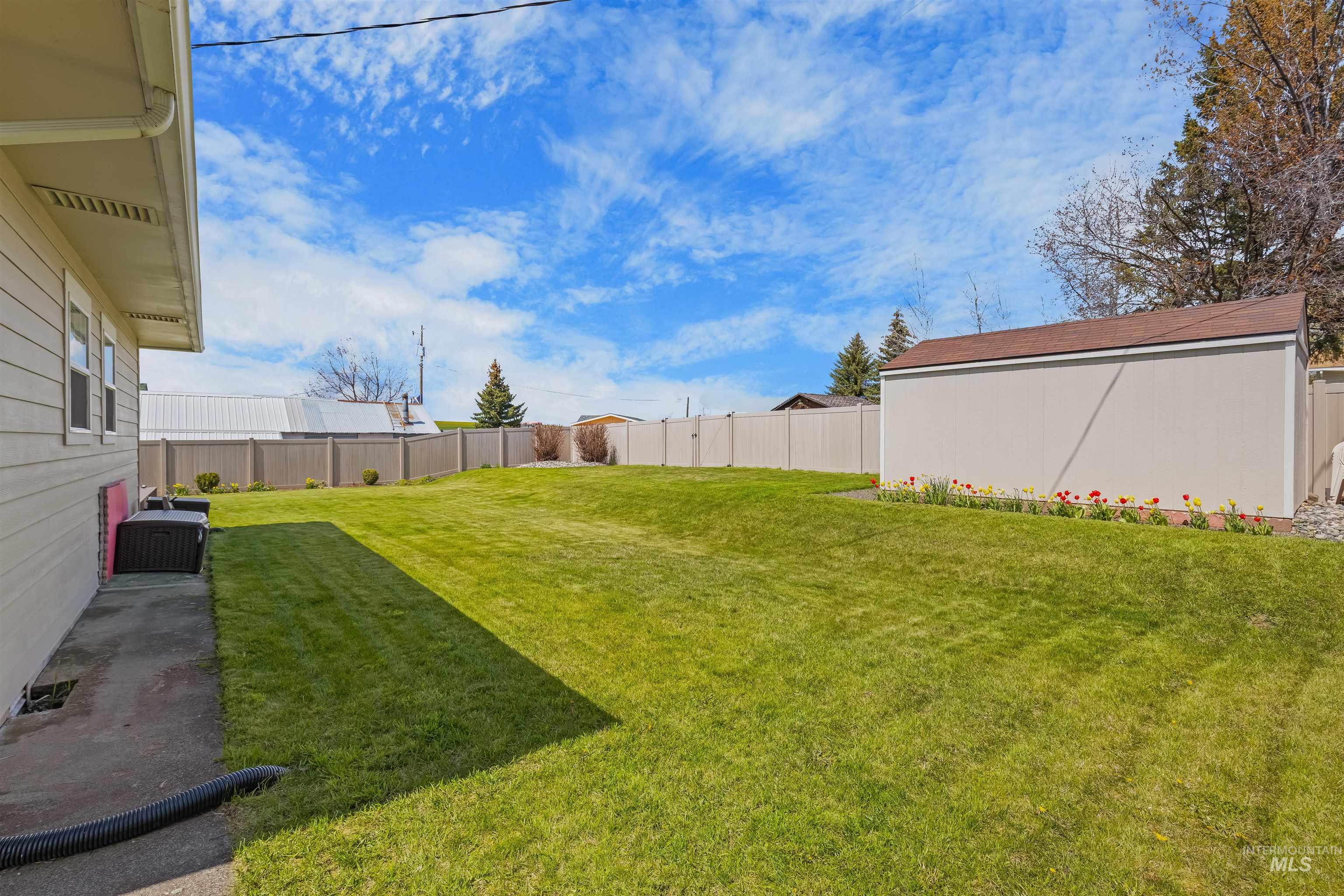 404 Halliday St Property Photo 46