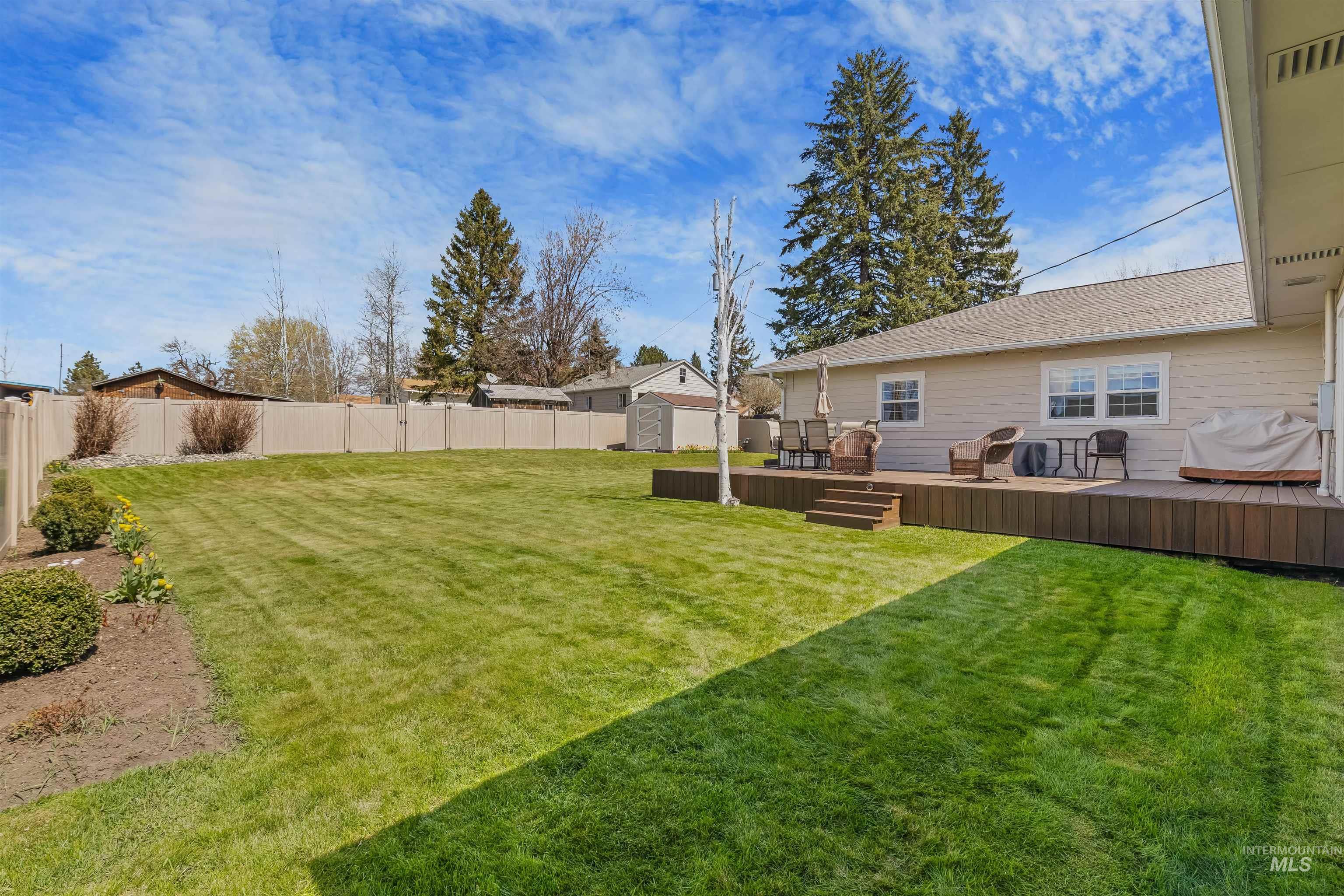 404 Halliday St Property Photo 48