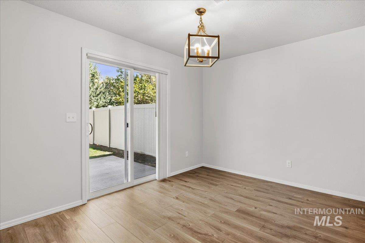 862 W Woodpine St Property Photo 7