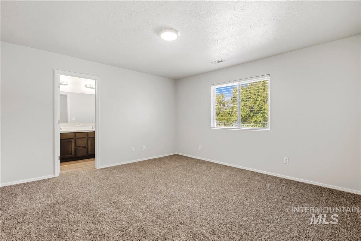 862 W Woodpine St Property Photo 12