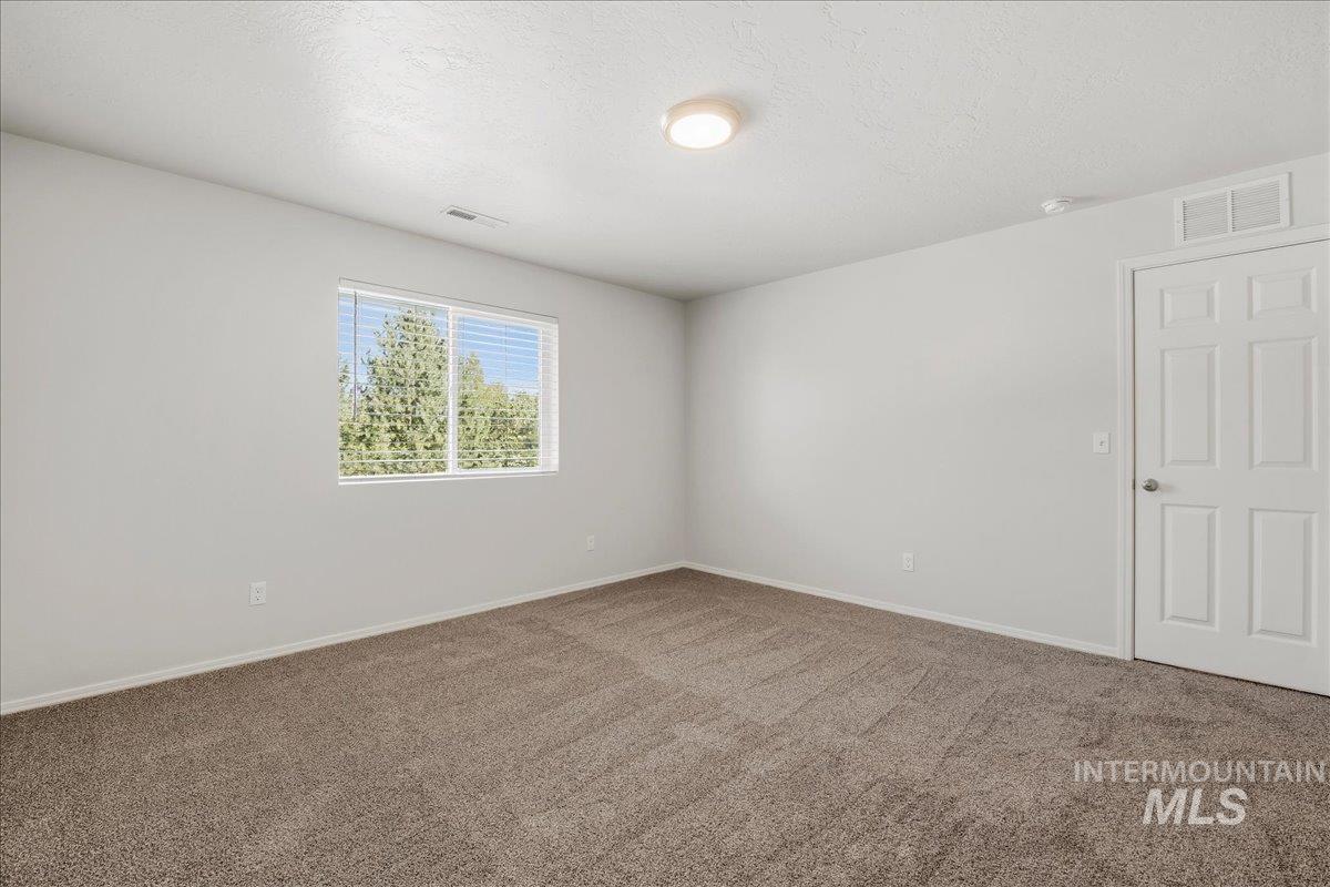 862 W Woodpine St Property Photo 13