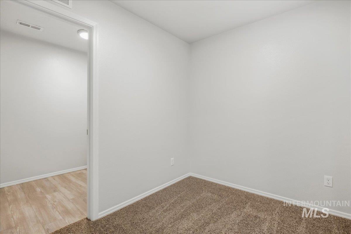 862 W Woodpine St Property Photo 20