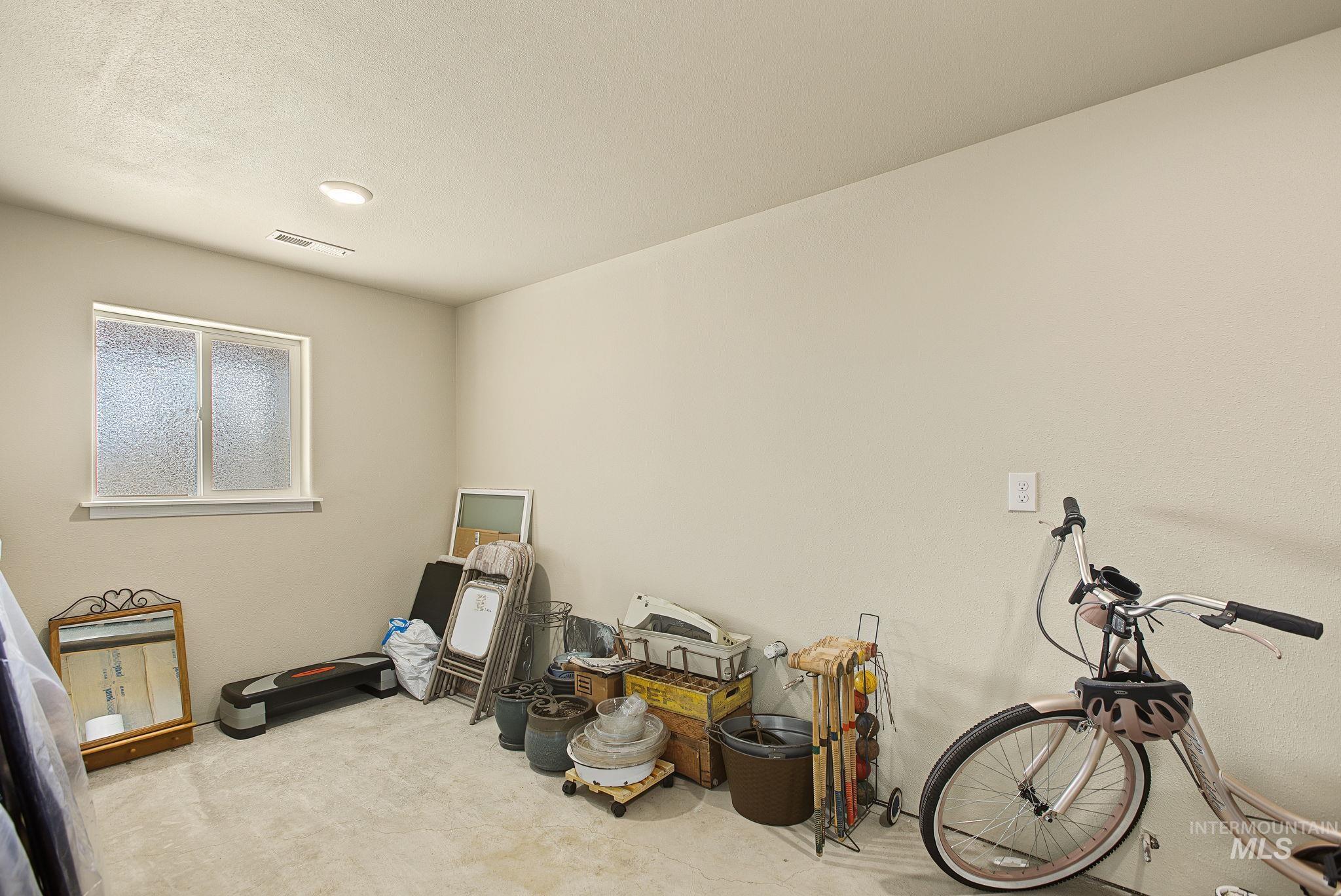 2541 3rd Ave Property Photo 39