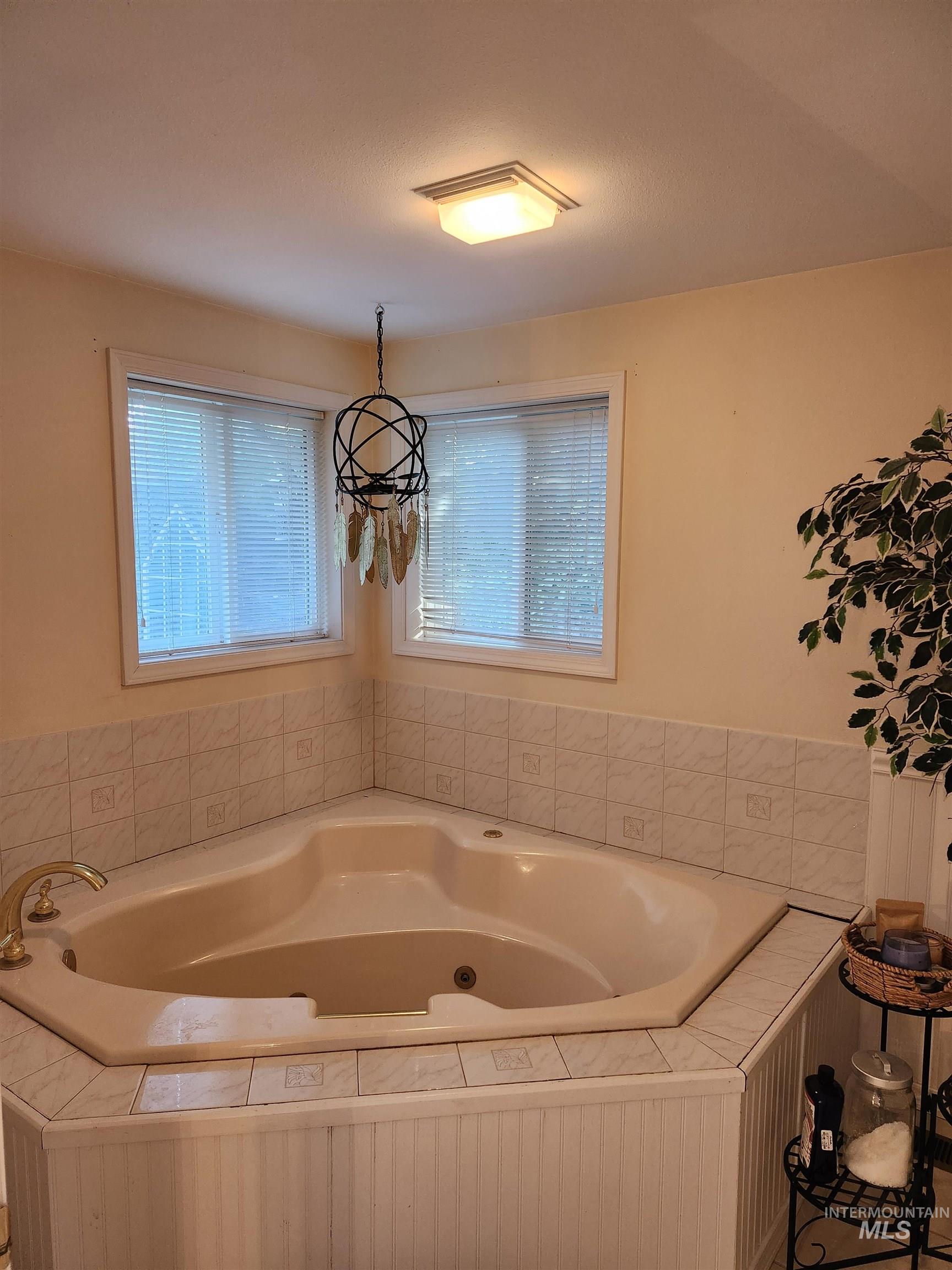 622 Indian Hills Dr Property Photo 20