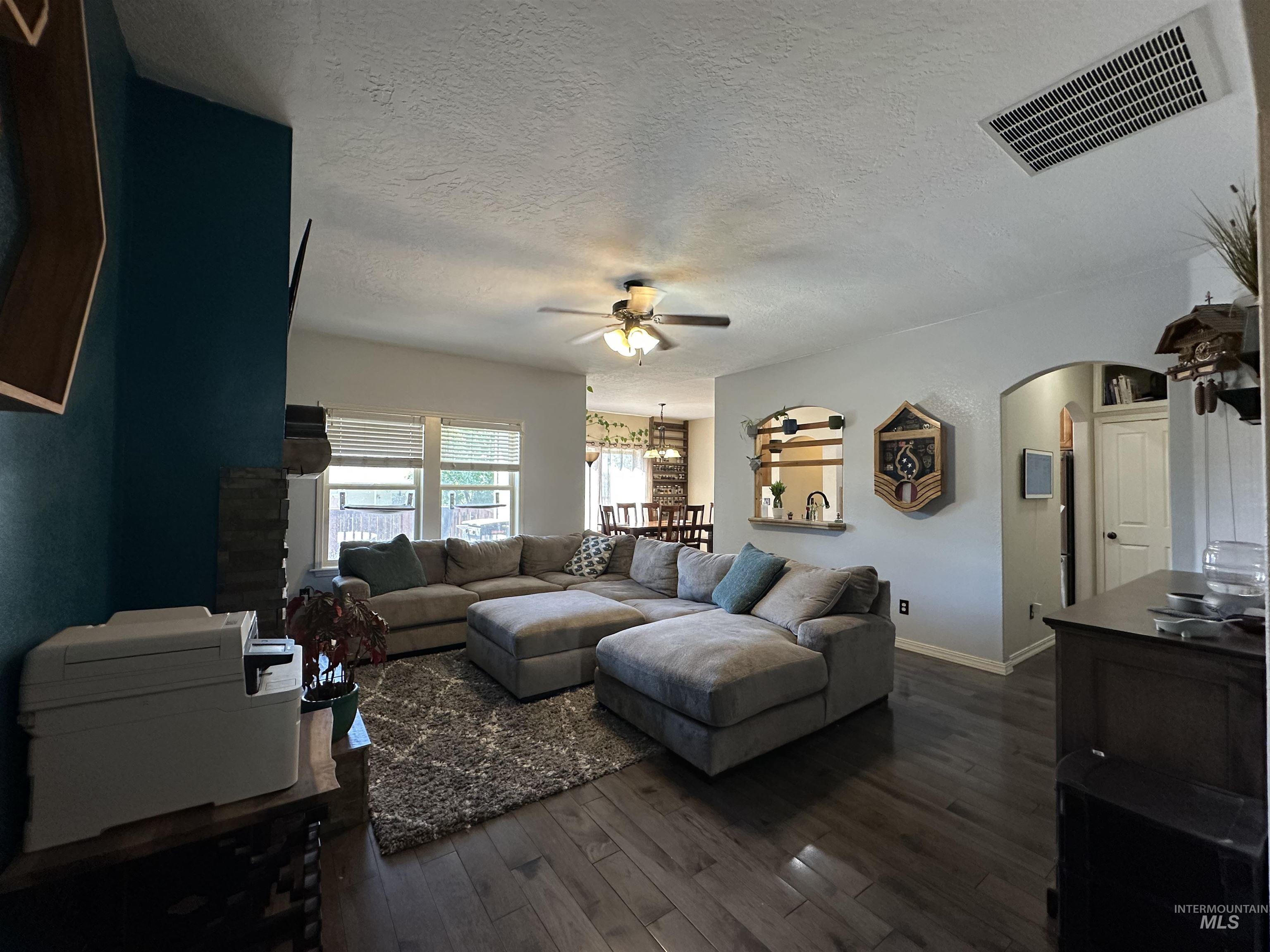 1581 Ne Bedrock St Property Photo 3